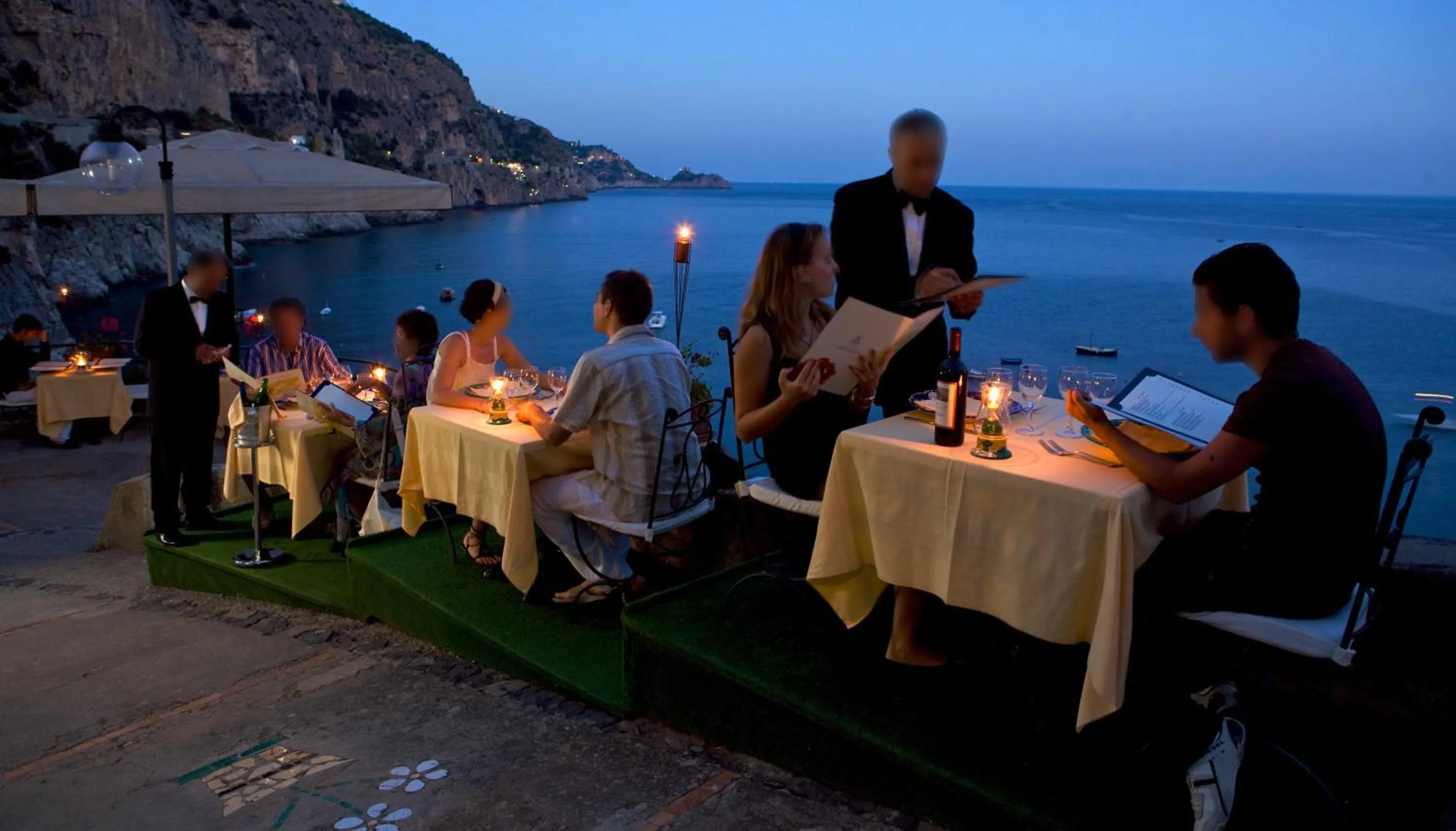 Restaurant/places to eat in Villa Corallium