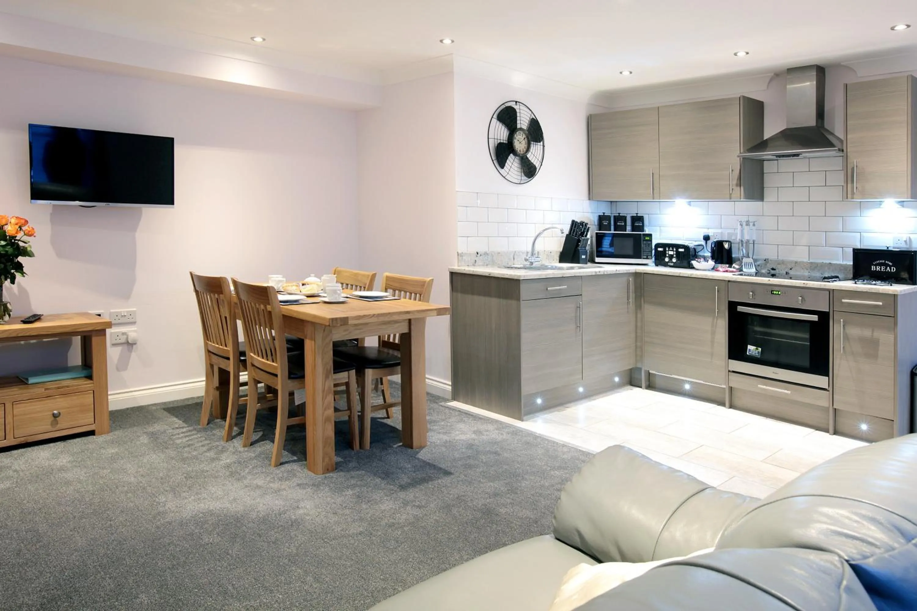 TV and multimedia in Austens Apartments