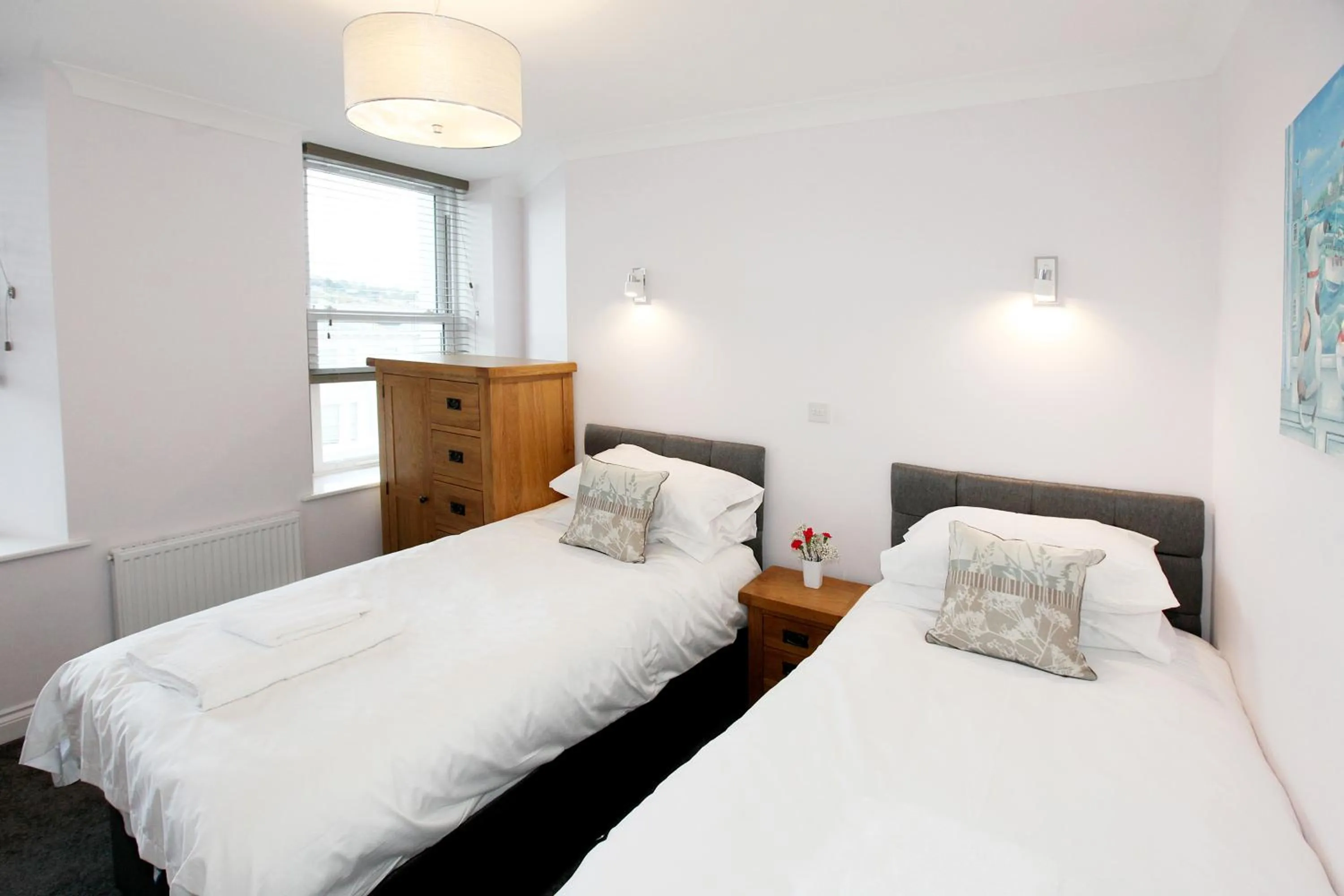 Bedroom, Bed in Austens Apartments