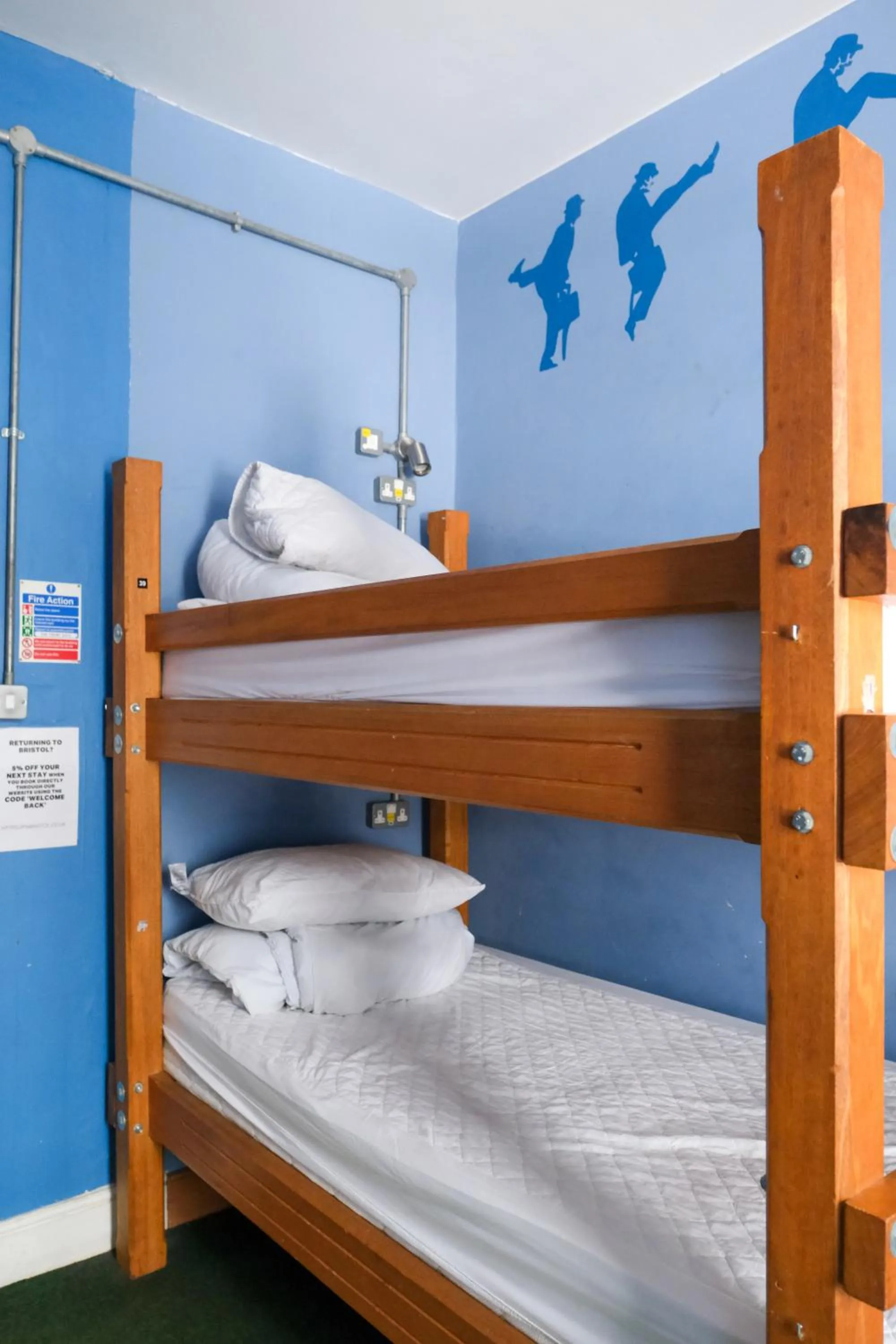 Bed in The Full Moon Backpackers