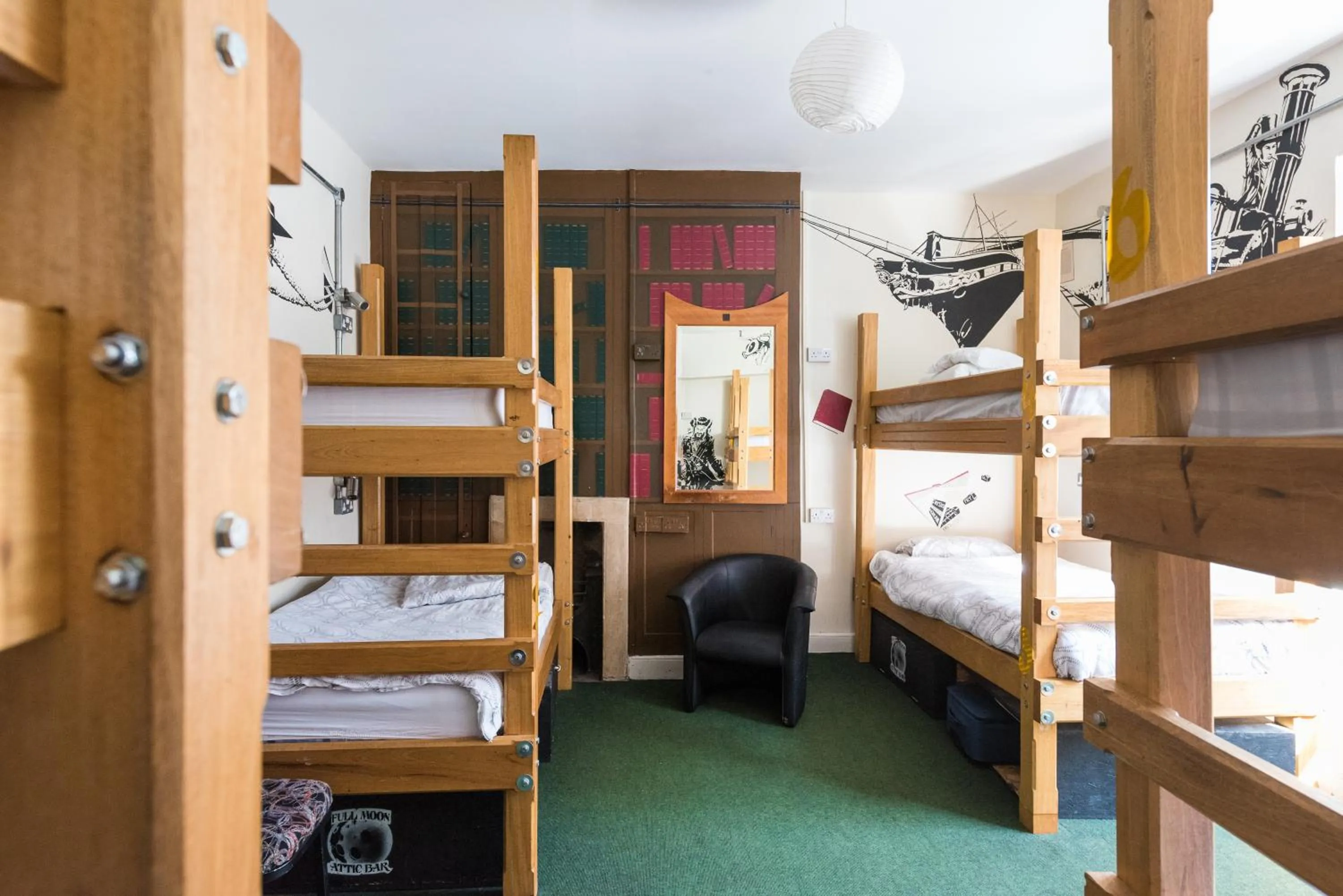 Bedroom, Bed in The Full Moon Backpackers