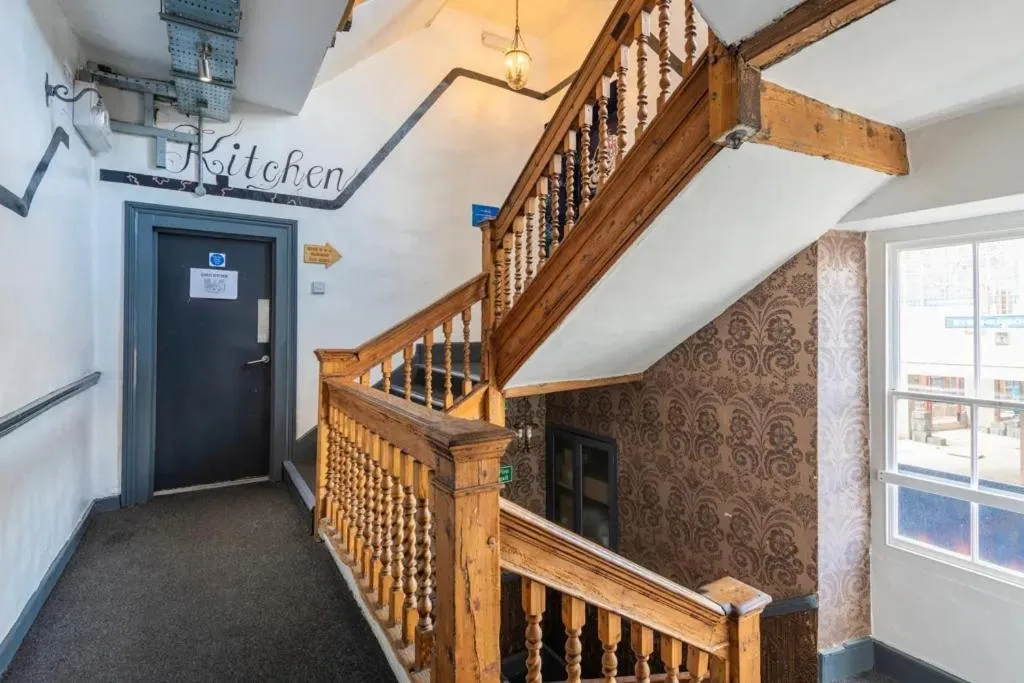 The Full Moon Backpackers