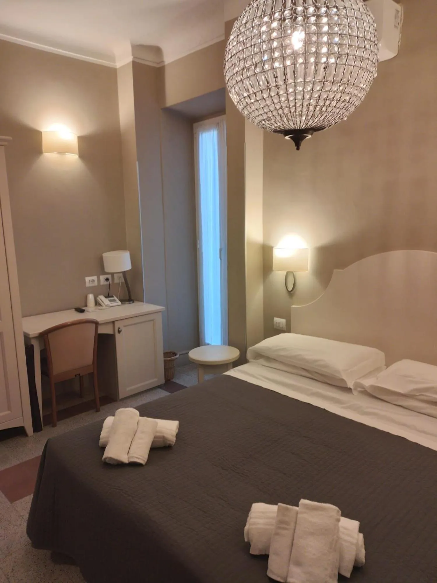 Bedroom, Bed in Hotel Eden Alaxi Hotels