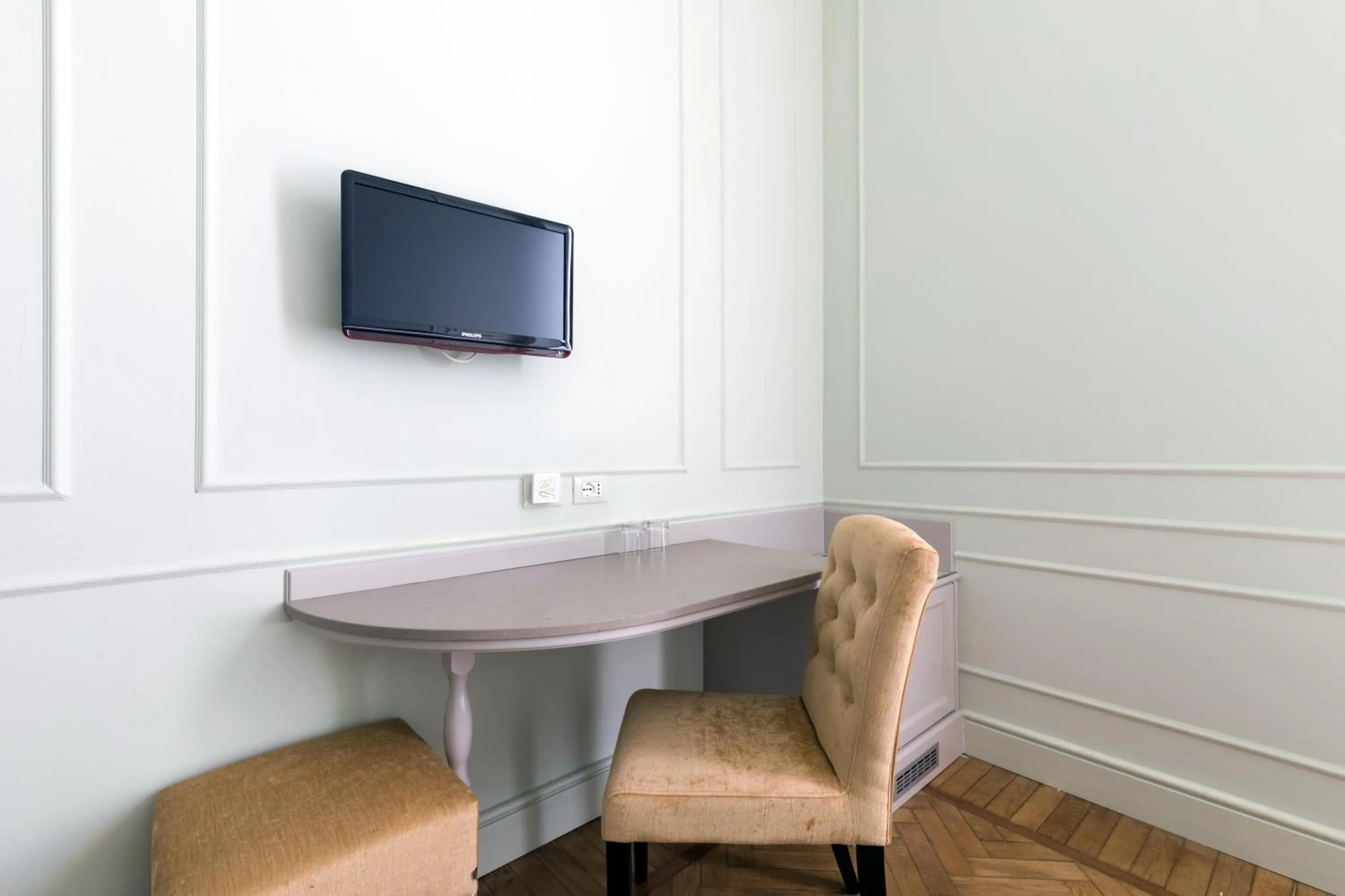 Decorative detail in Hotel Eden Alaxi Hotels