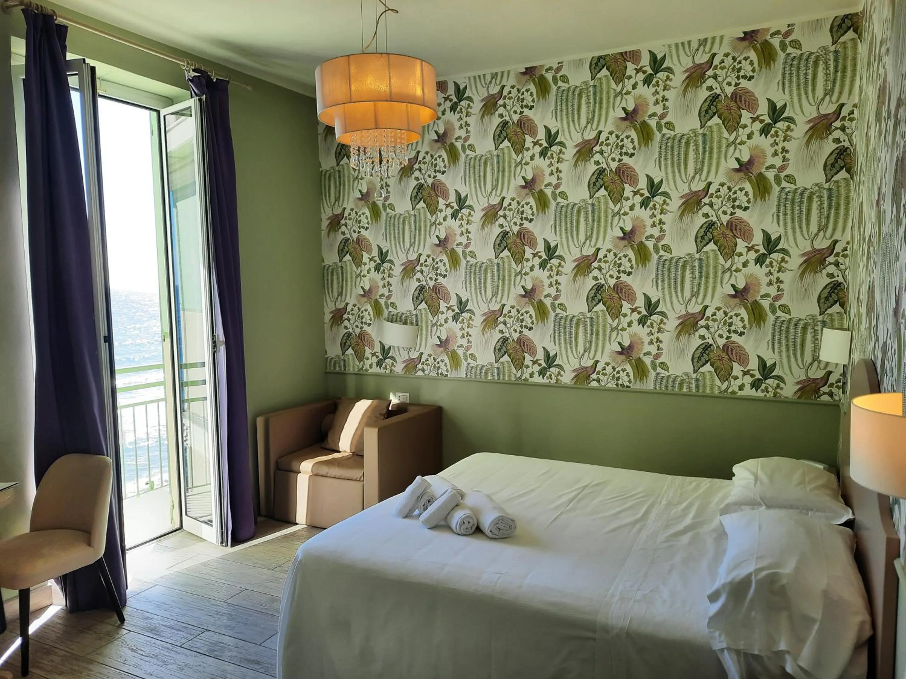 Bed in Hotel Eden Alaxi Hotels