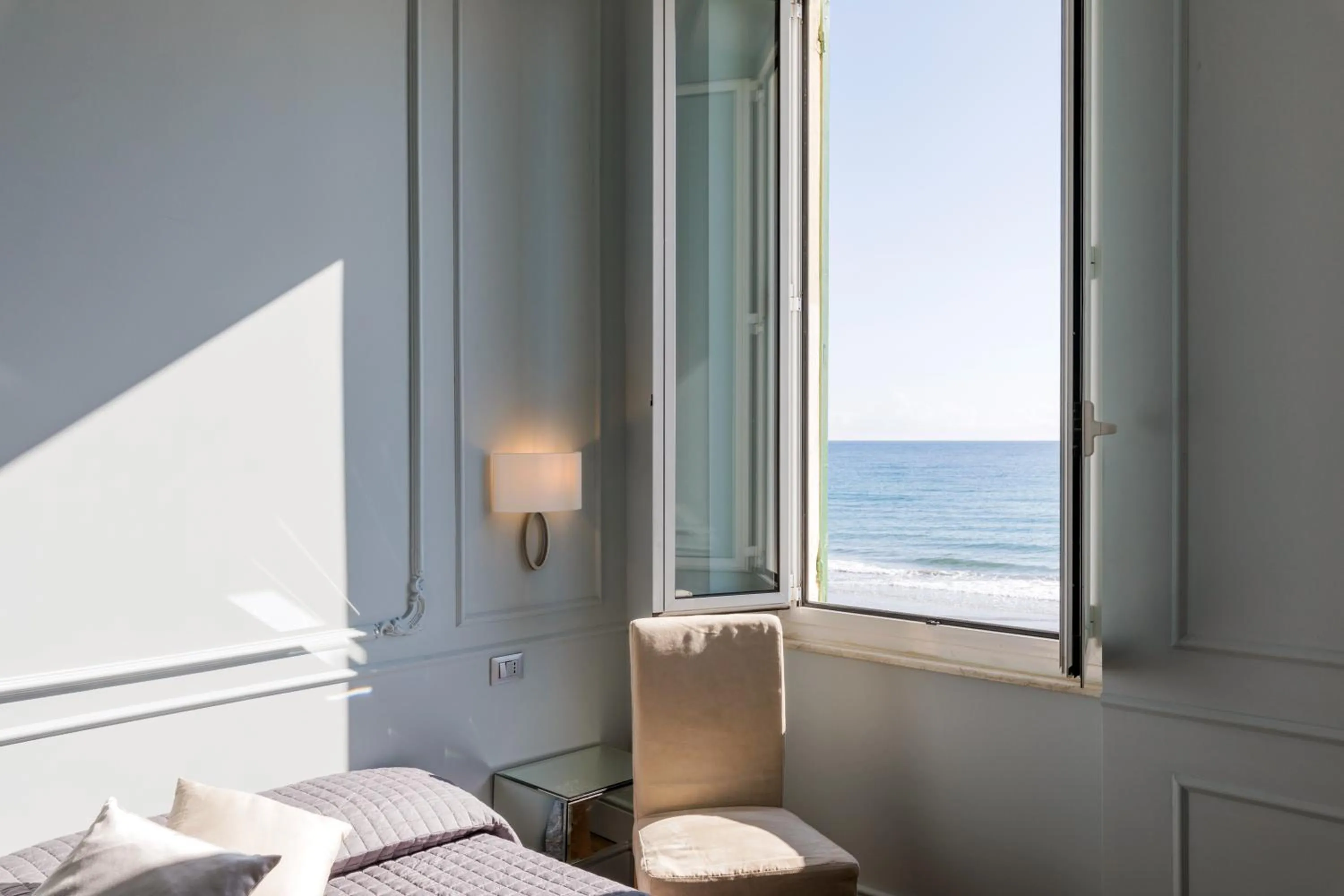 Bed in Hotel Eden Alaxi Hotels