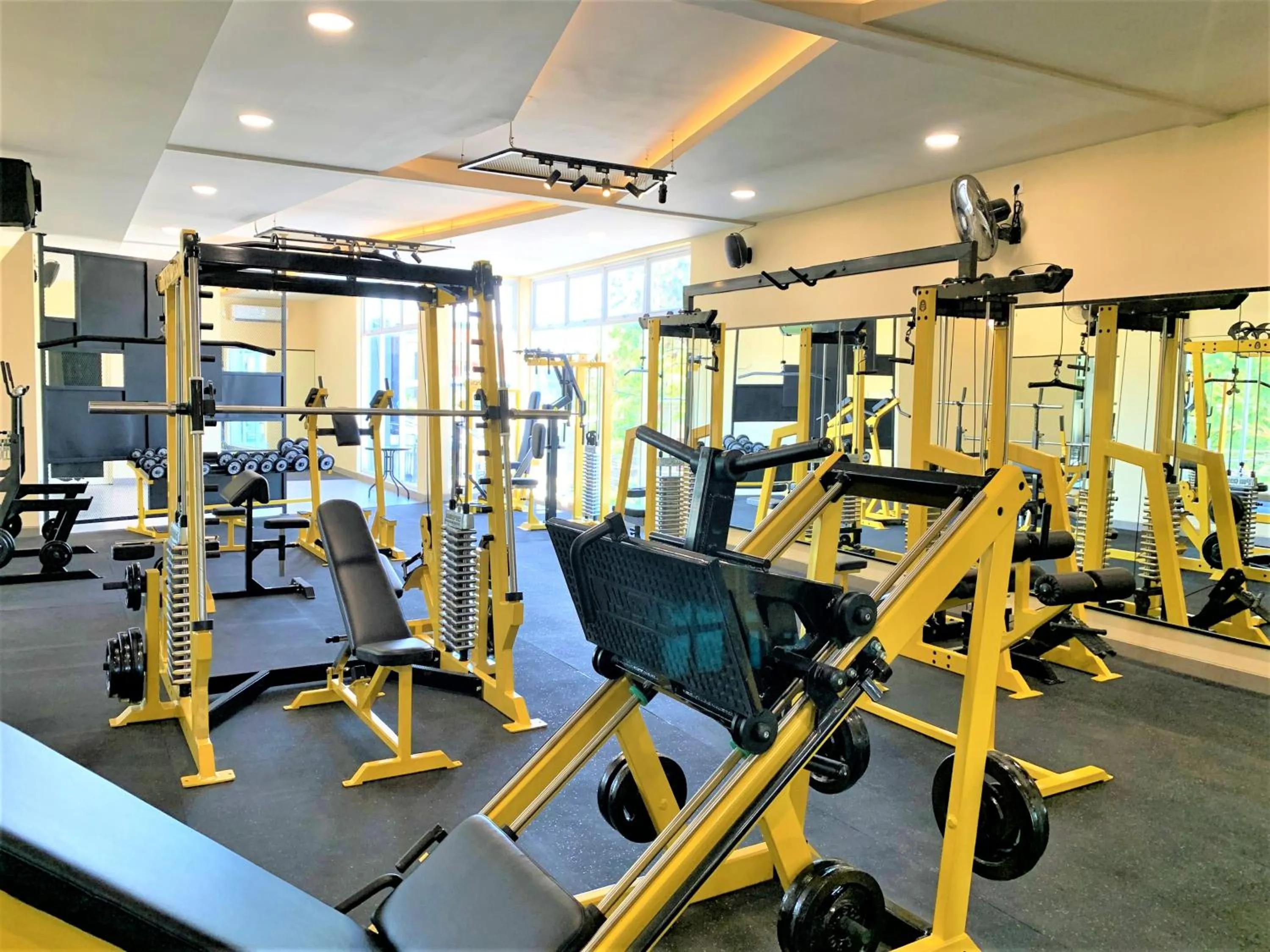 Fitness centre/facilities in Dee Mansion