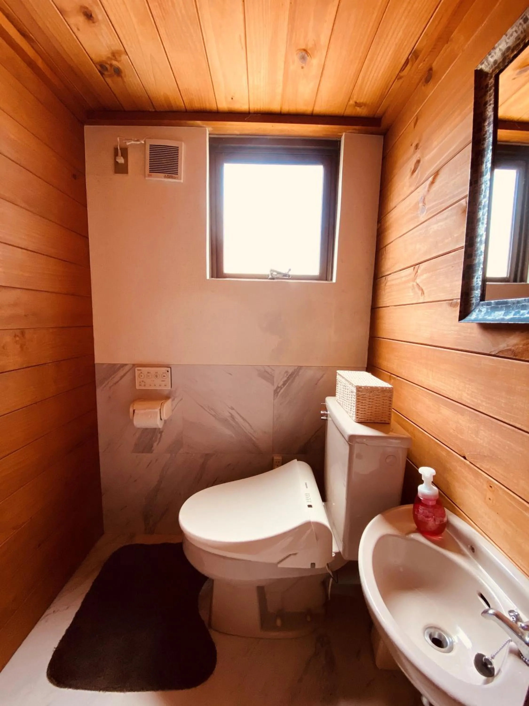 Toilet in Sea Breeze