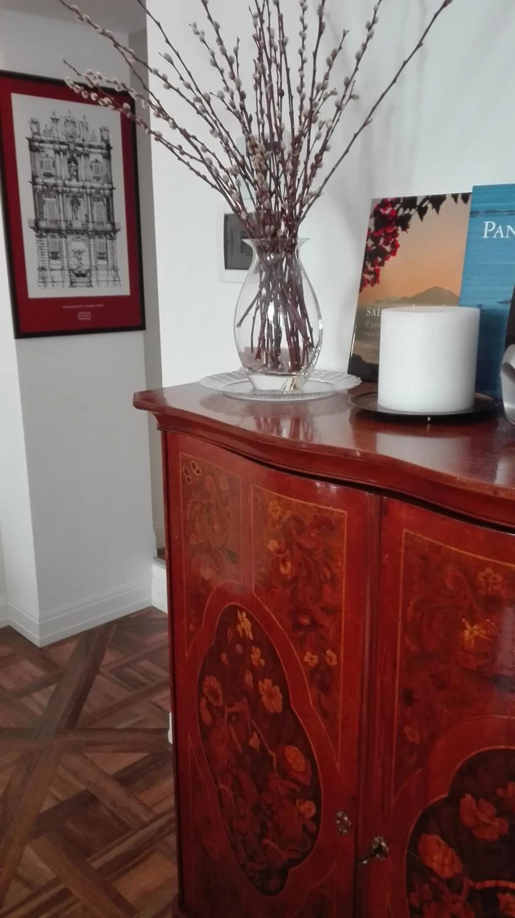 Communal lounge/ TV room in Demetra Rooms