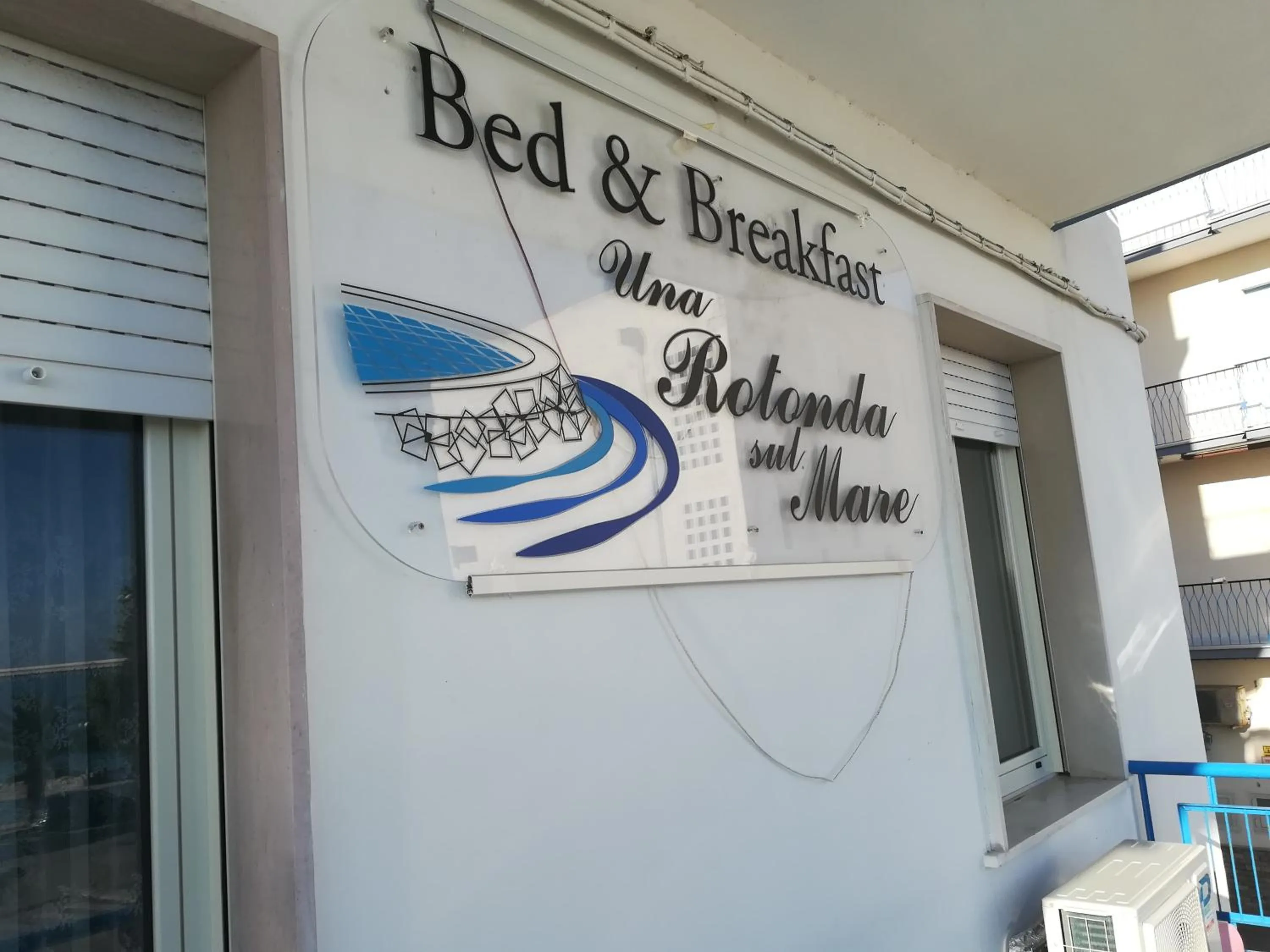 Property building in B&B Una Rotonda sul mare