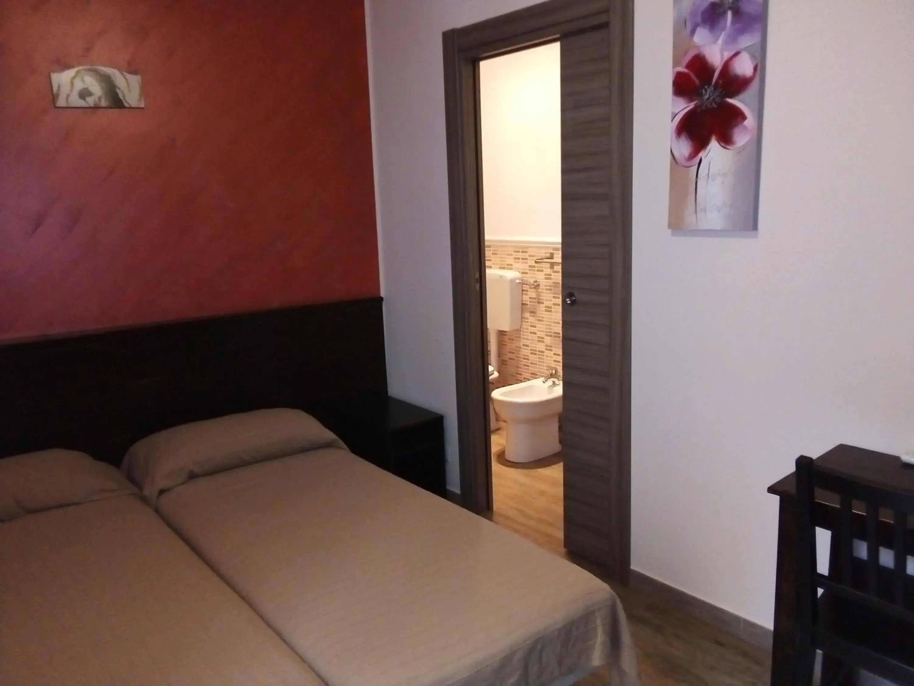 Double or Twin Room with Shower - single occupancy in Bed & Breakfast Via Venezia Double or Twin Room with Shower - single occupancy in Bed & Breakfast Via Venezia