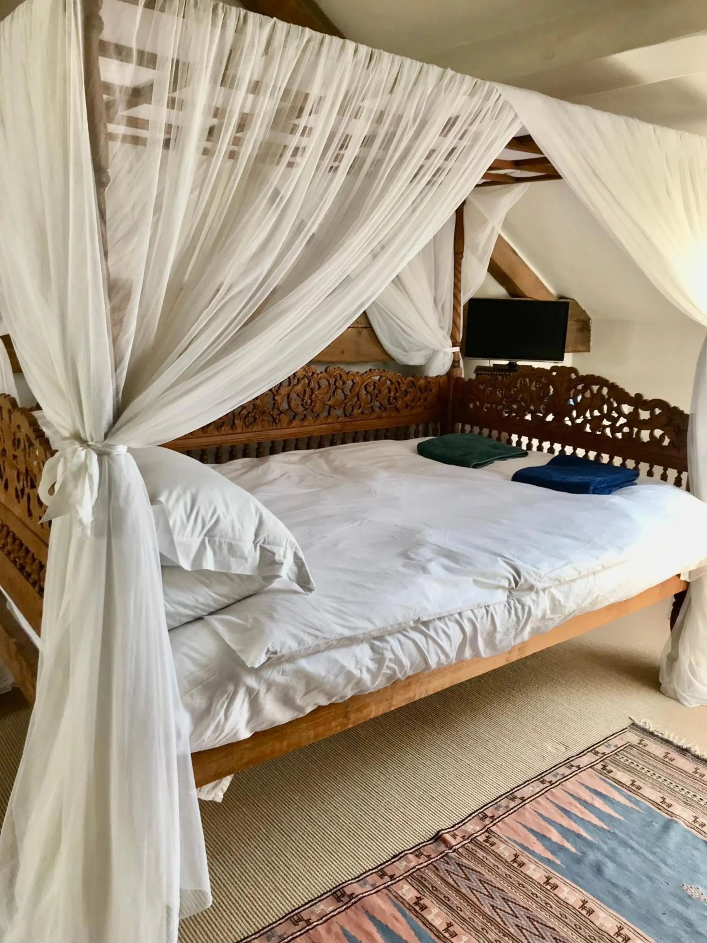 Bed in Mulberry Barn