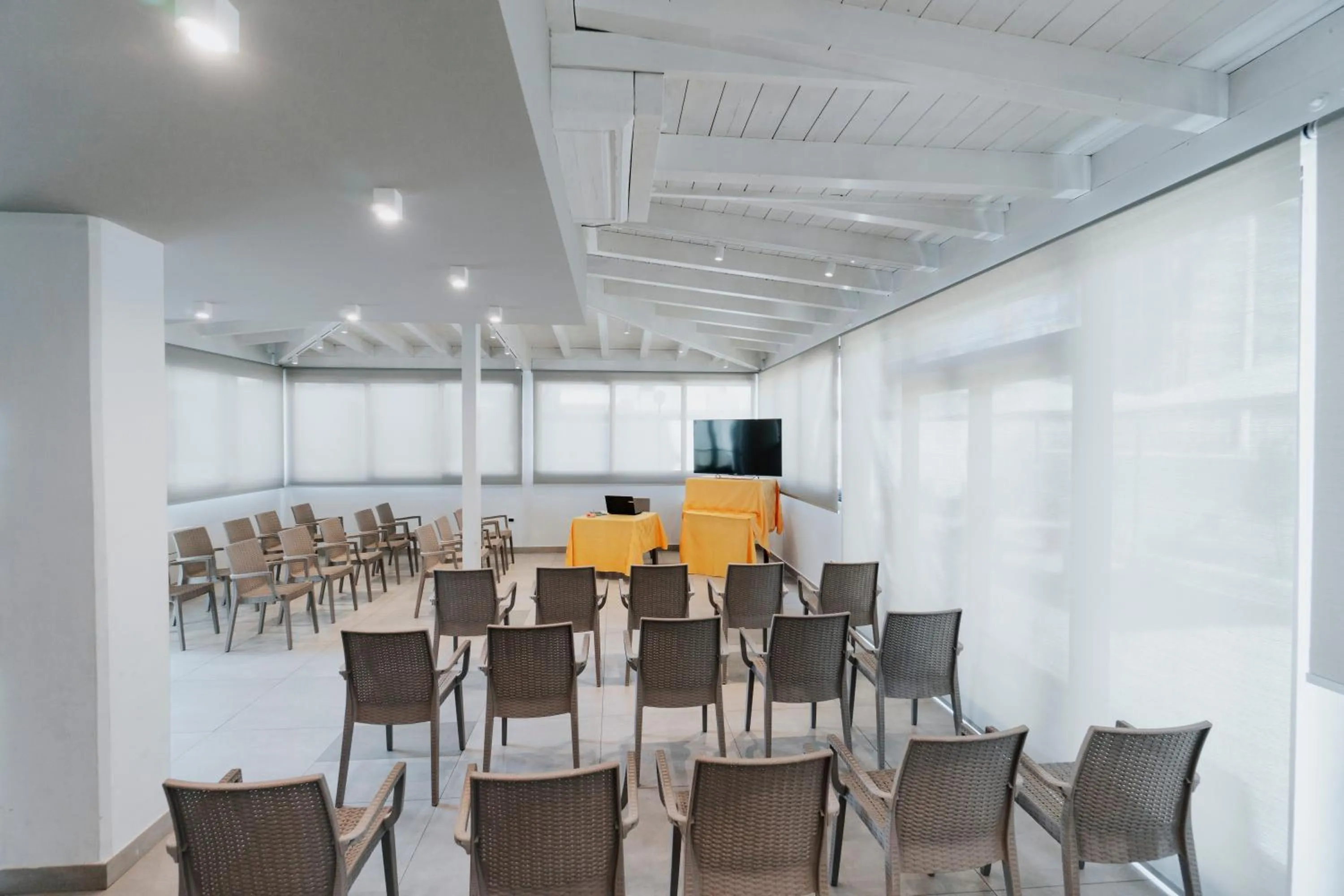 Business facilities in Hotel D'Atri