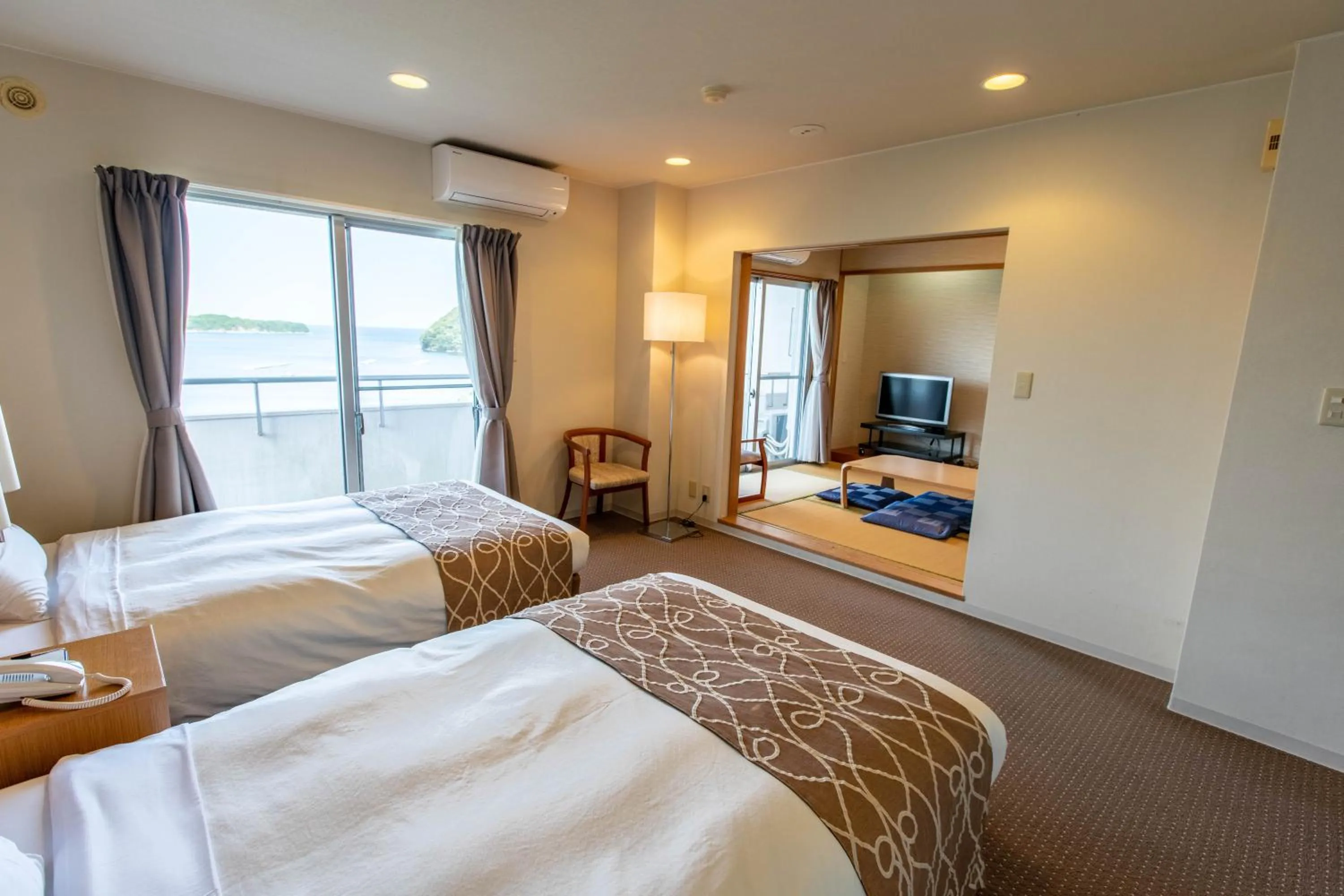 Photo of the whole room, Bed in Wisterian Life Club Toba