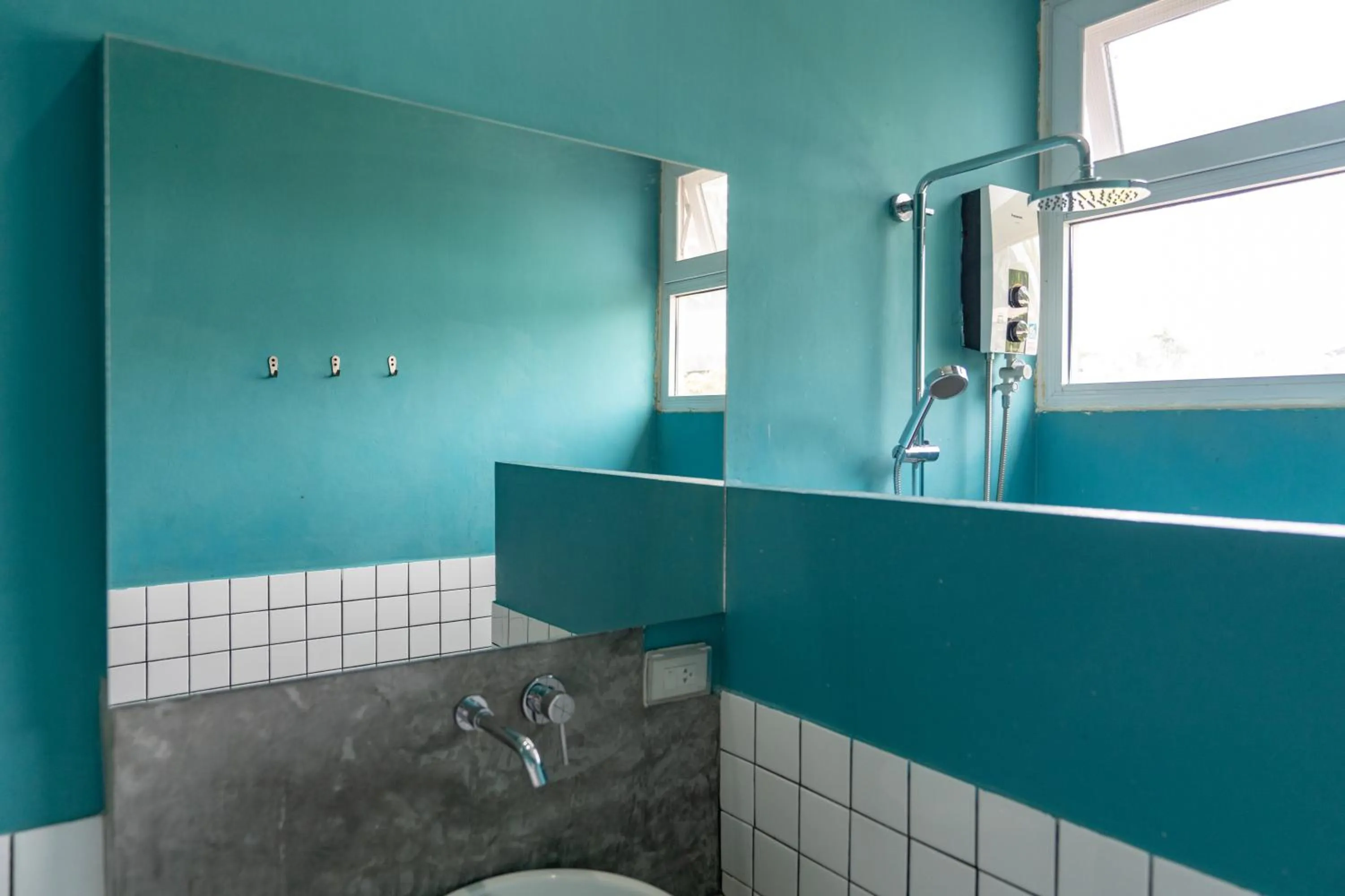 Toilet in Mammoth Boutique Hotel