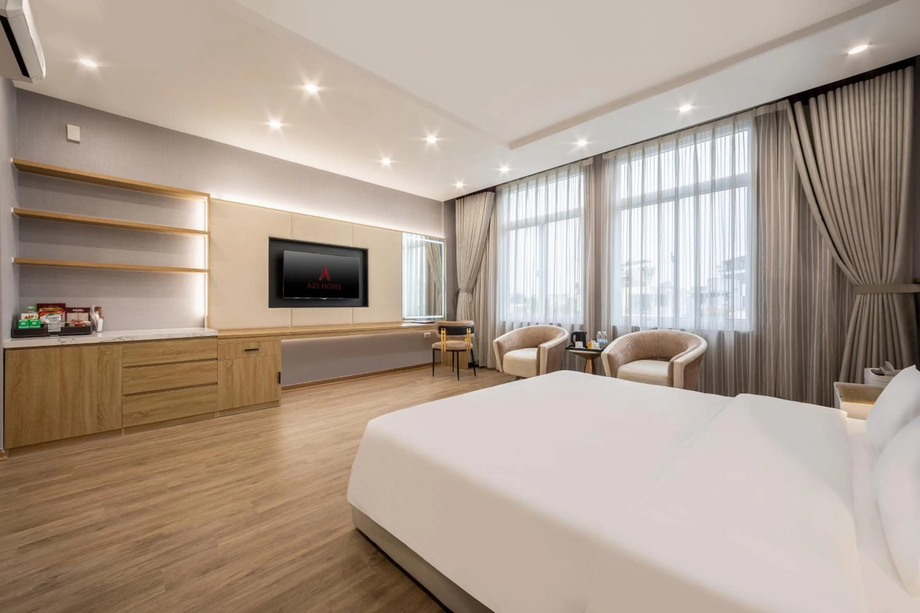 A25 Hotel - 705 Lac Long Quan