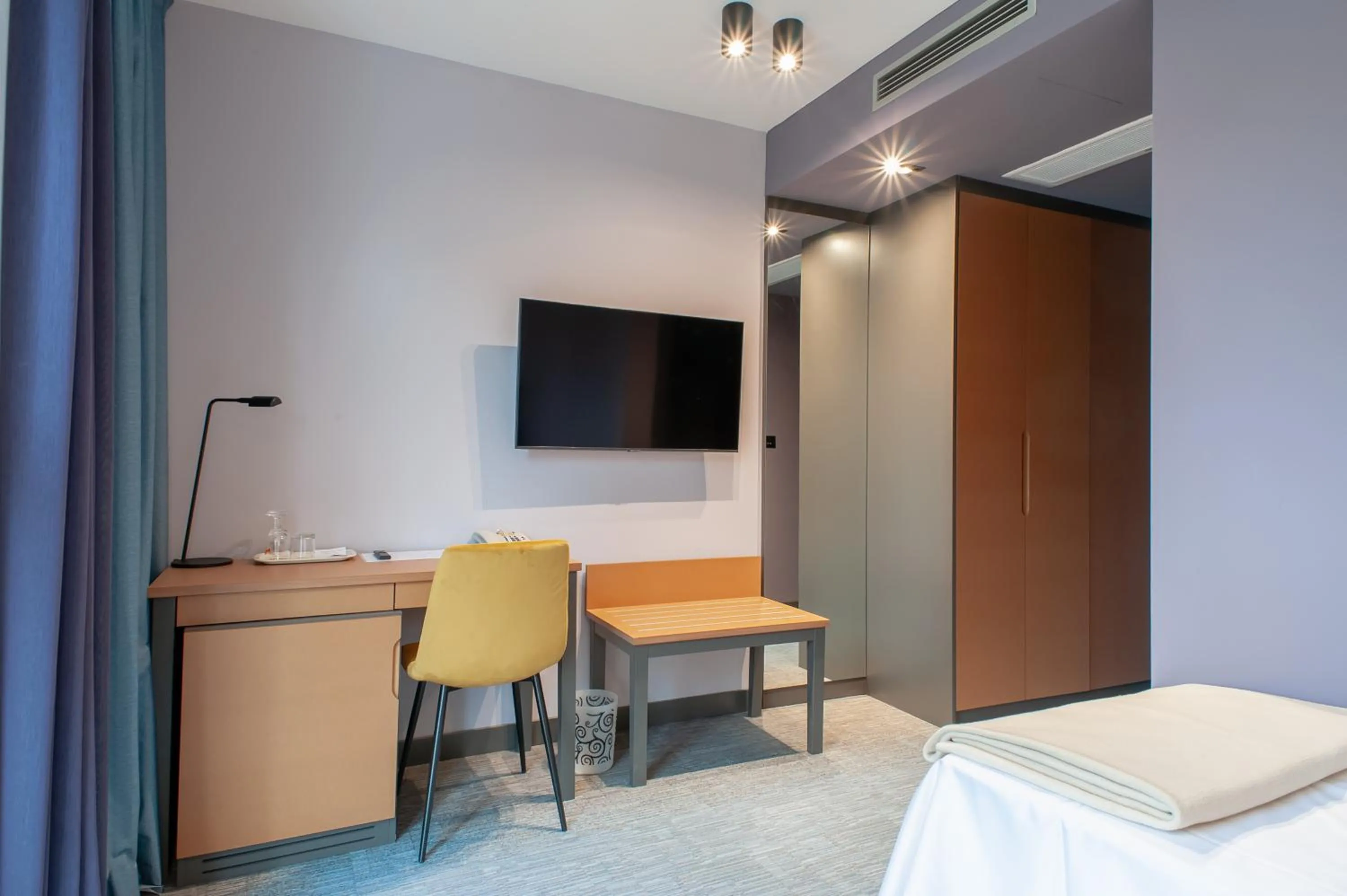 TV and multimedia, Bed in Boutique hotel Lili