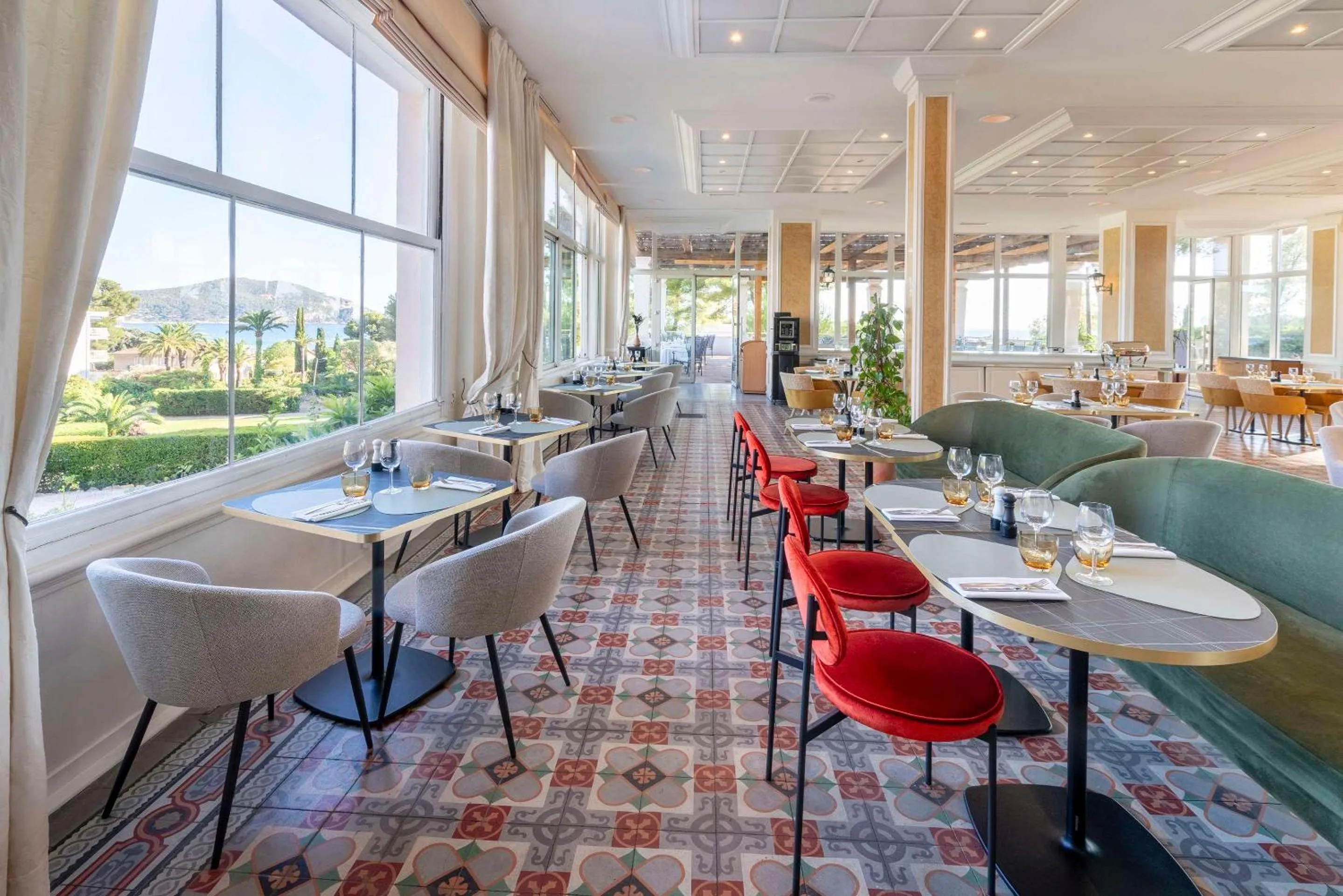 Restaurant/places to eat in Grand Hotel Des Lecques; BW Signature Collection