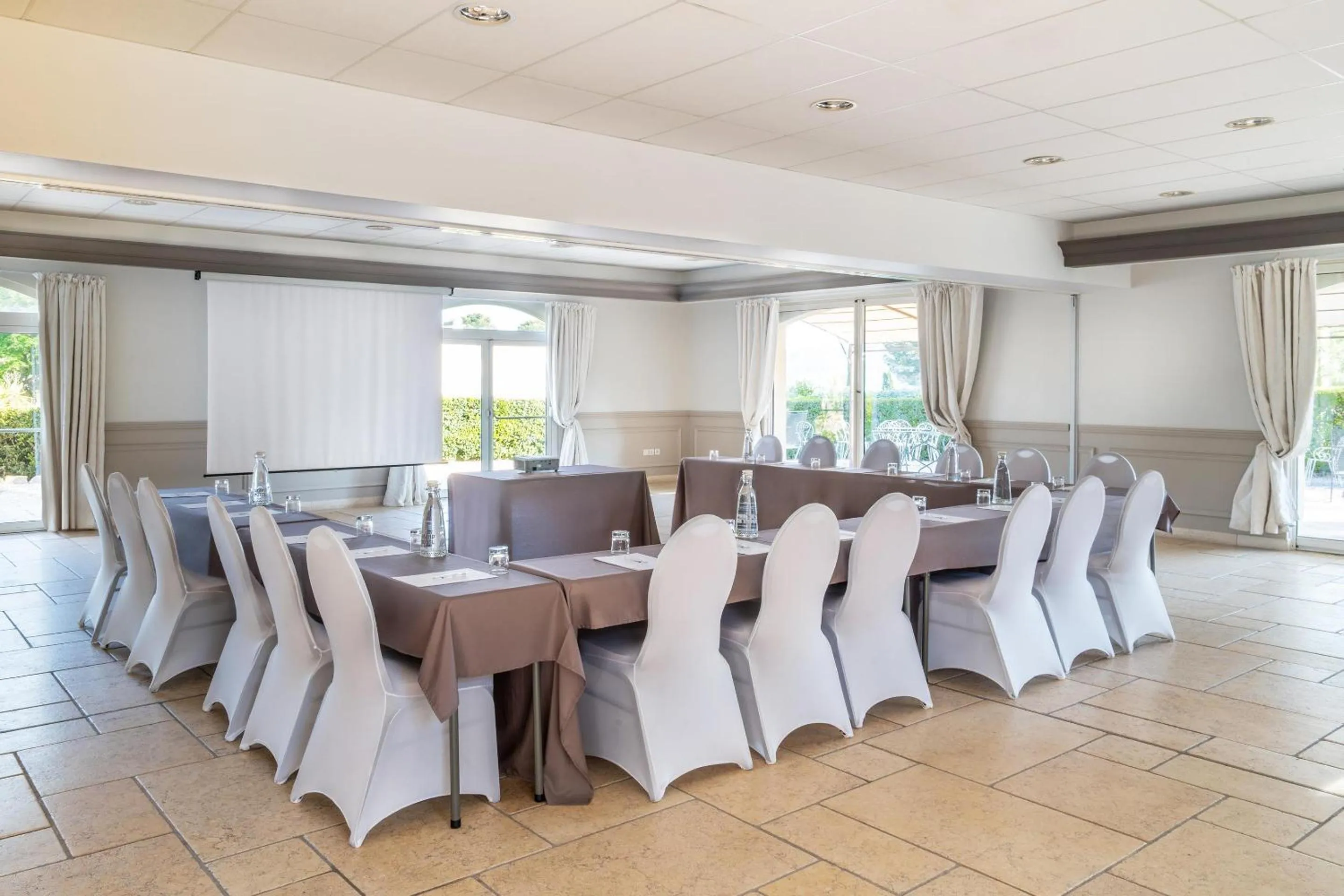 Meeting/conference room in Grand Hotel Des Lecques; BW Signature Collection