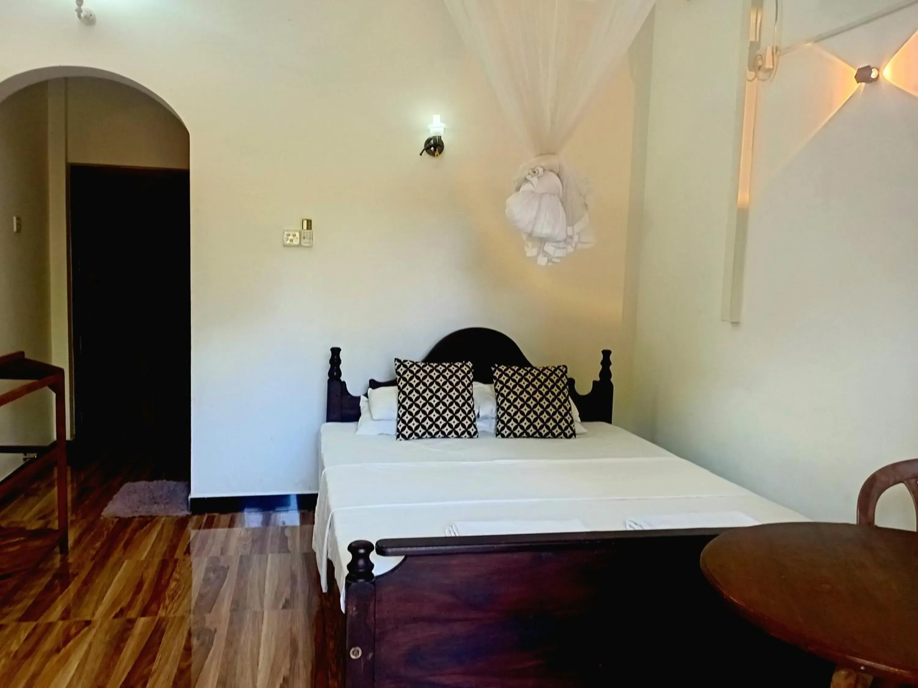 King Room with Balcony - single occupancy in Sunny Side Villa King Room with Balcony - single occupancy in Sunny Side Villa