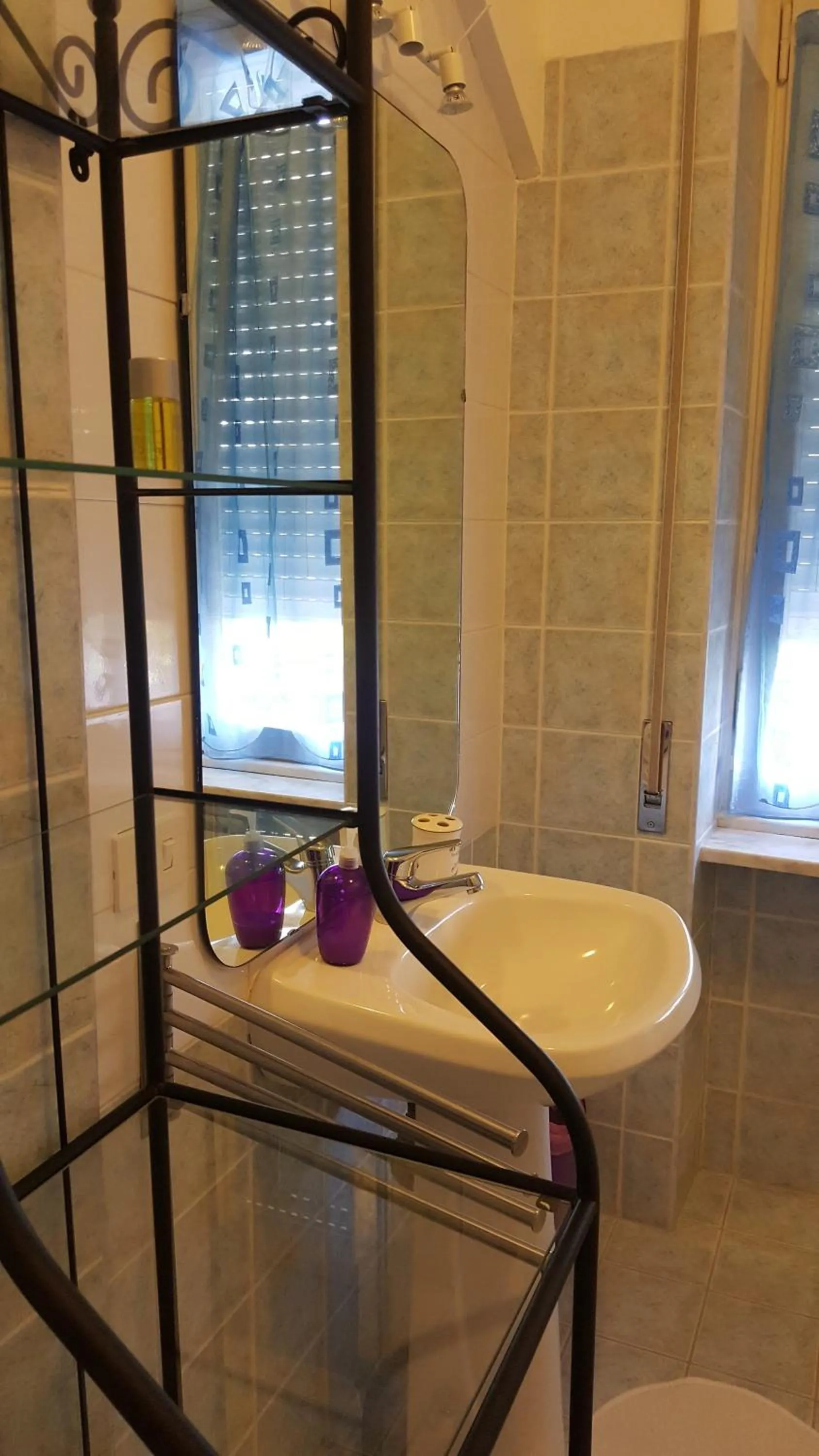 Bathroom in Domina Romae B&B