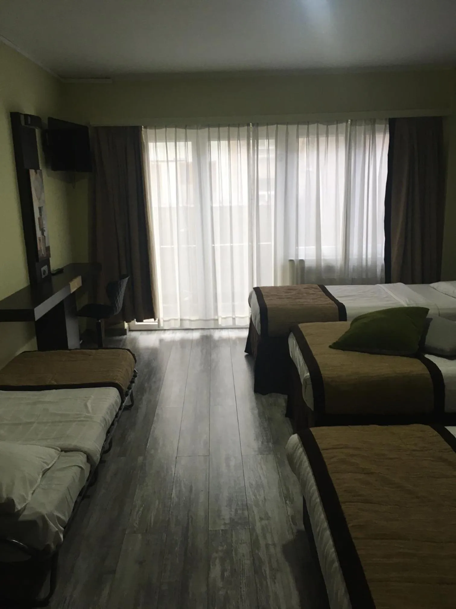 Bedroom in Albert Hotel