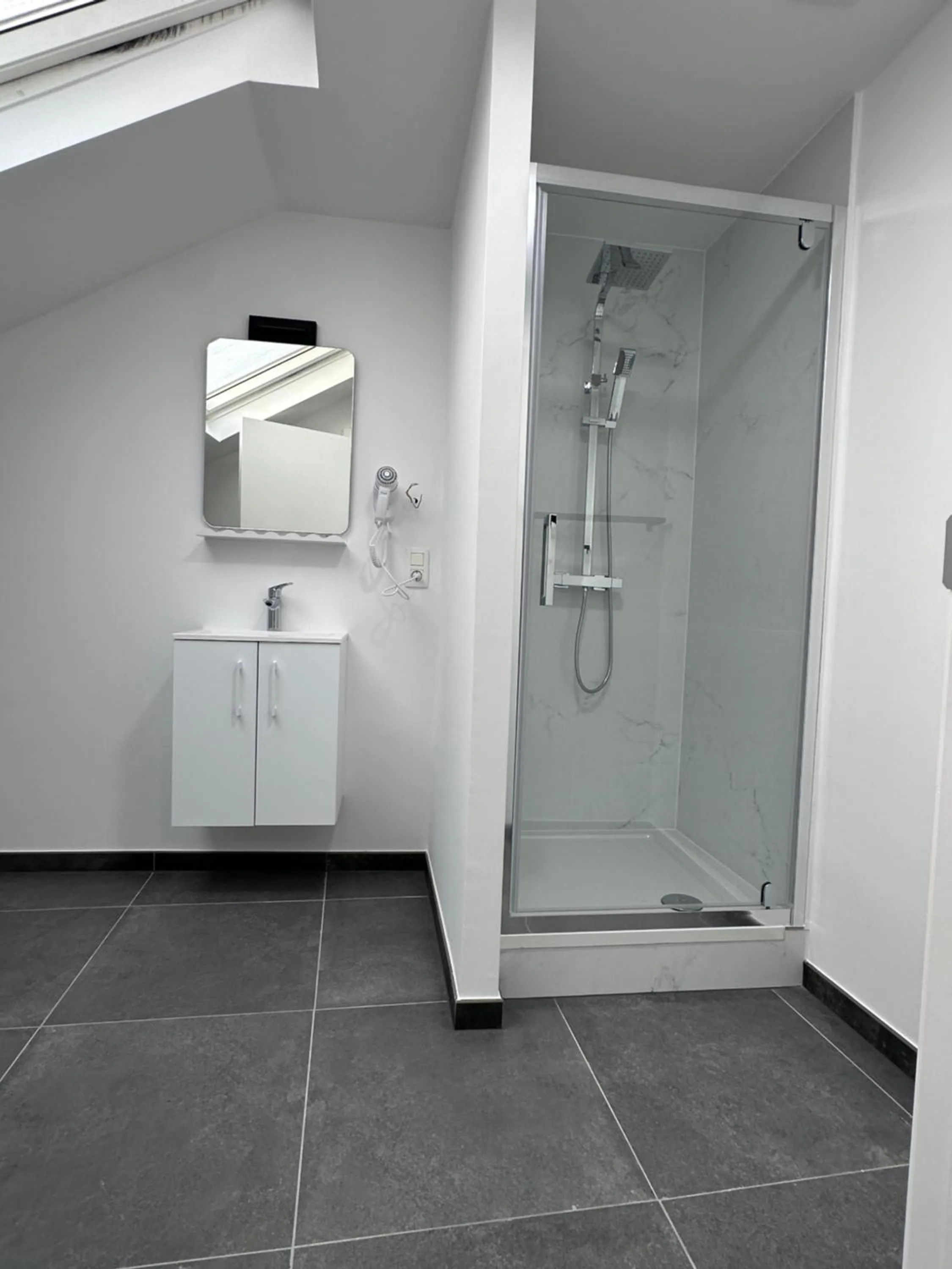 Shower in Hotel Albert