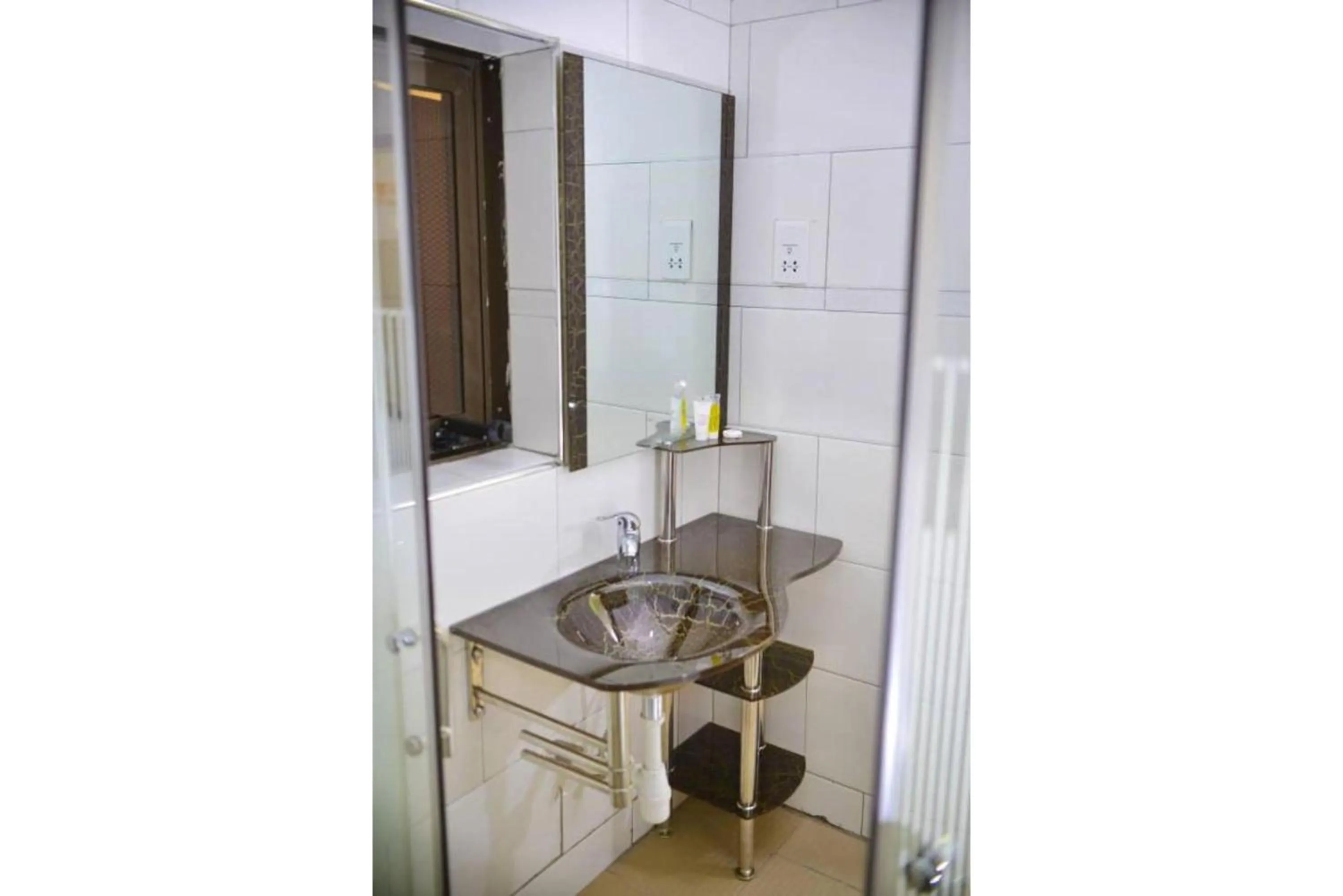 Bathroom in Crystal Suites & Apartments