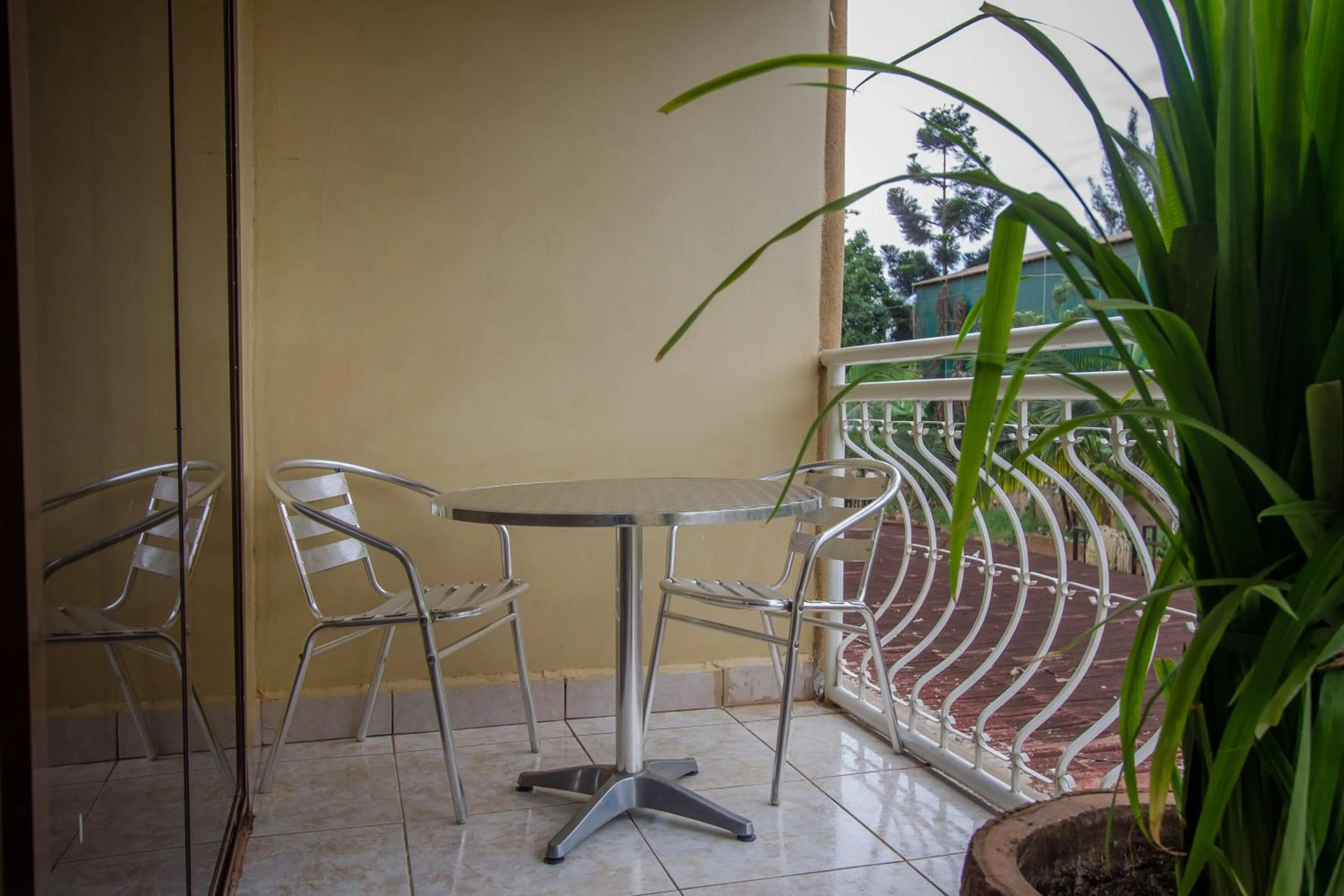 Deluxe Studio - single occupancy in Crystal Suites & Apartments