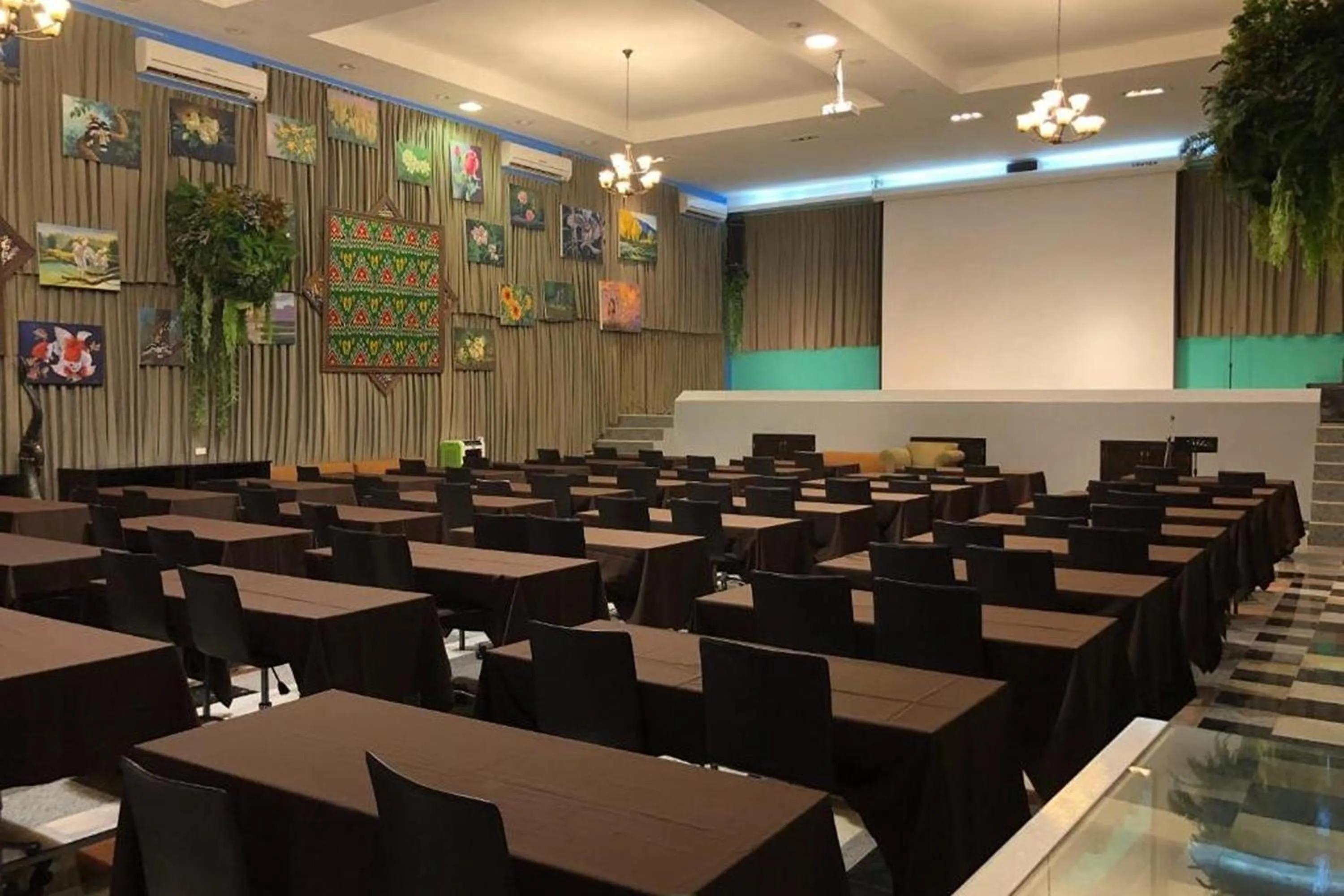 Restaurant/places to eat in A2Sea Hotel