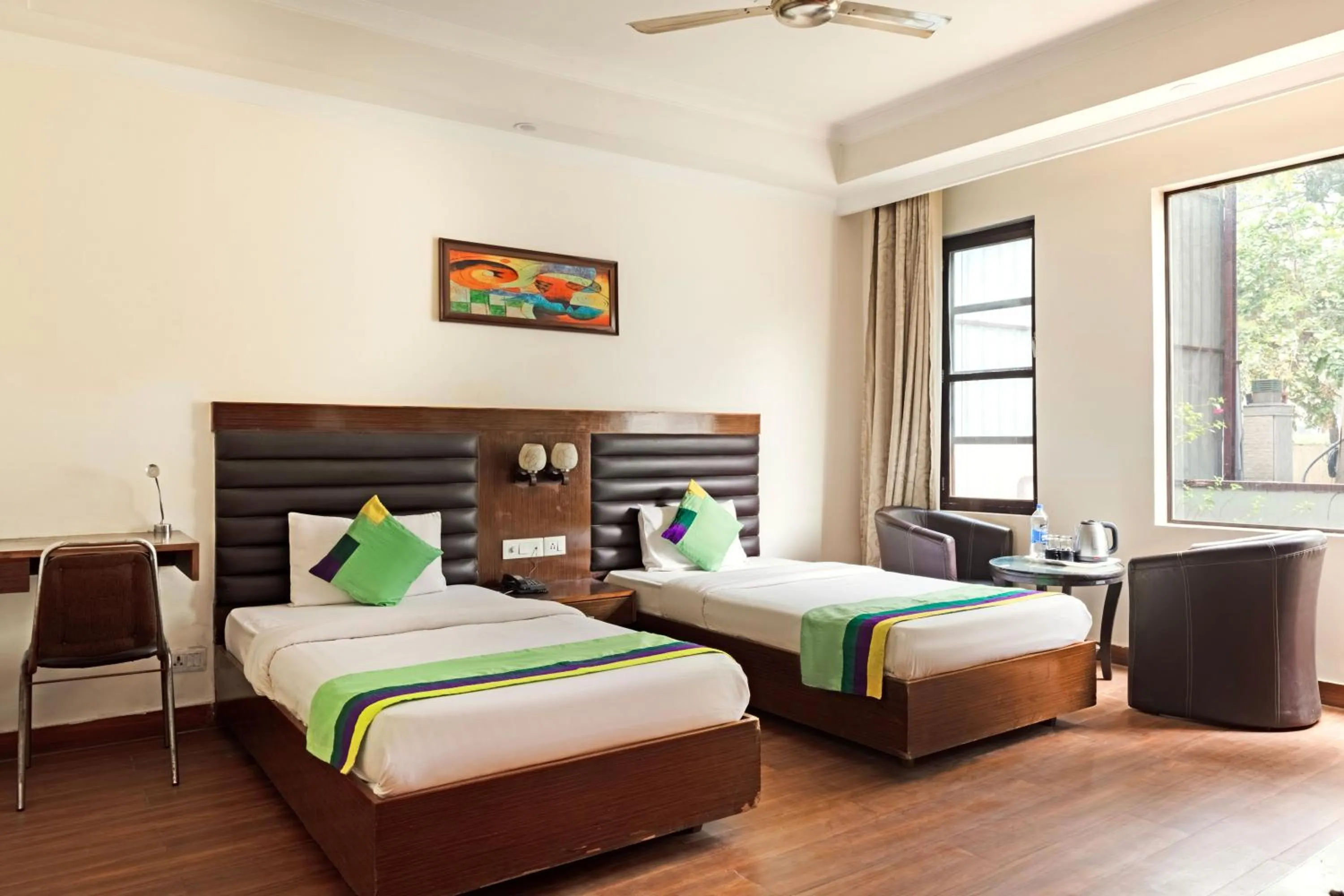 Bathroom, Bed in Treebo White Castle, Gurgaon