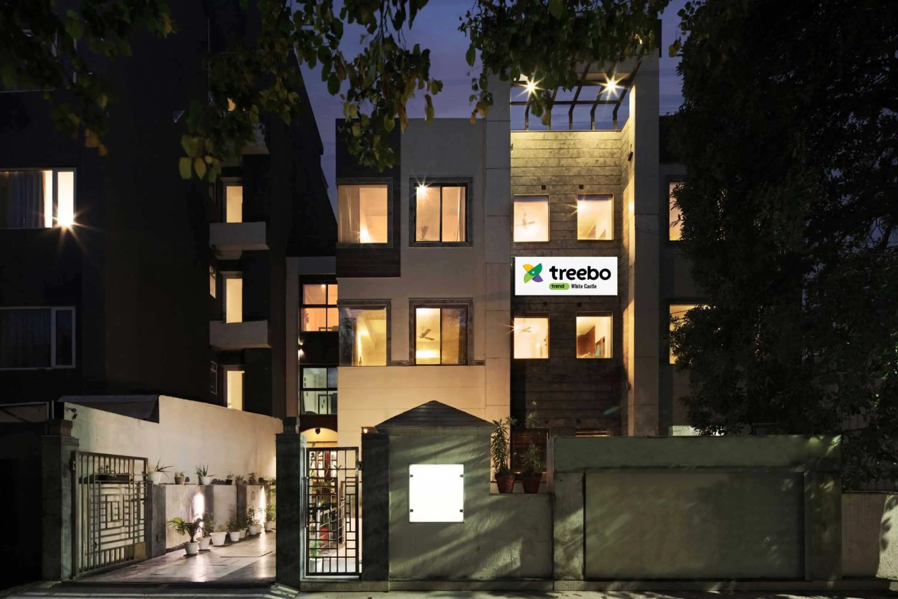 Facade/entrance in Treebo White Castle, Gurgaon