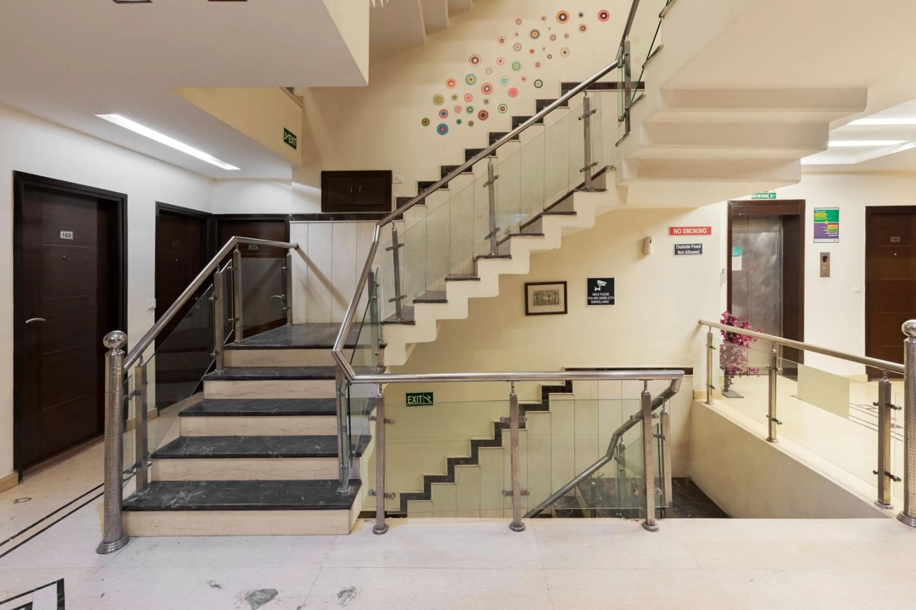 Lobby or reception in Treebo White Castle, Gurgaon