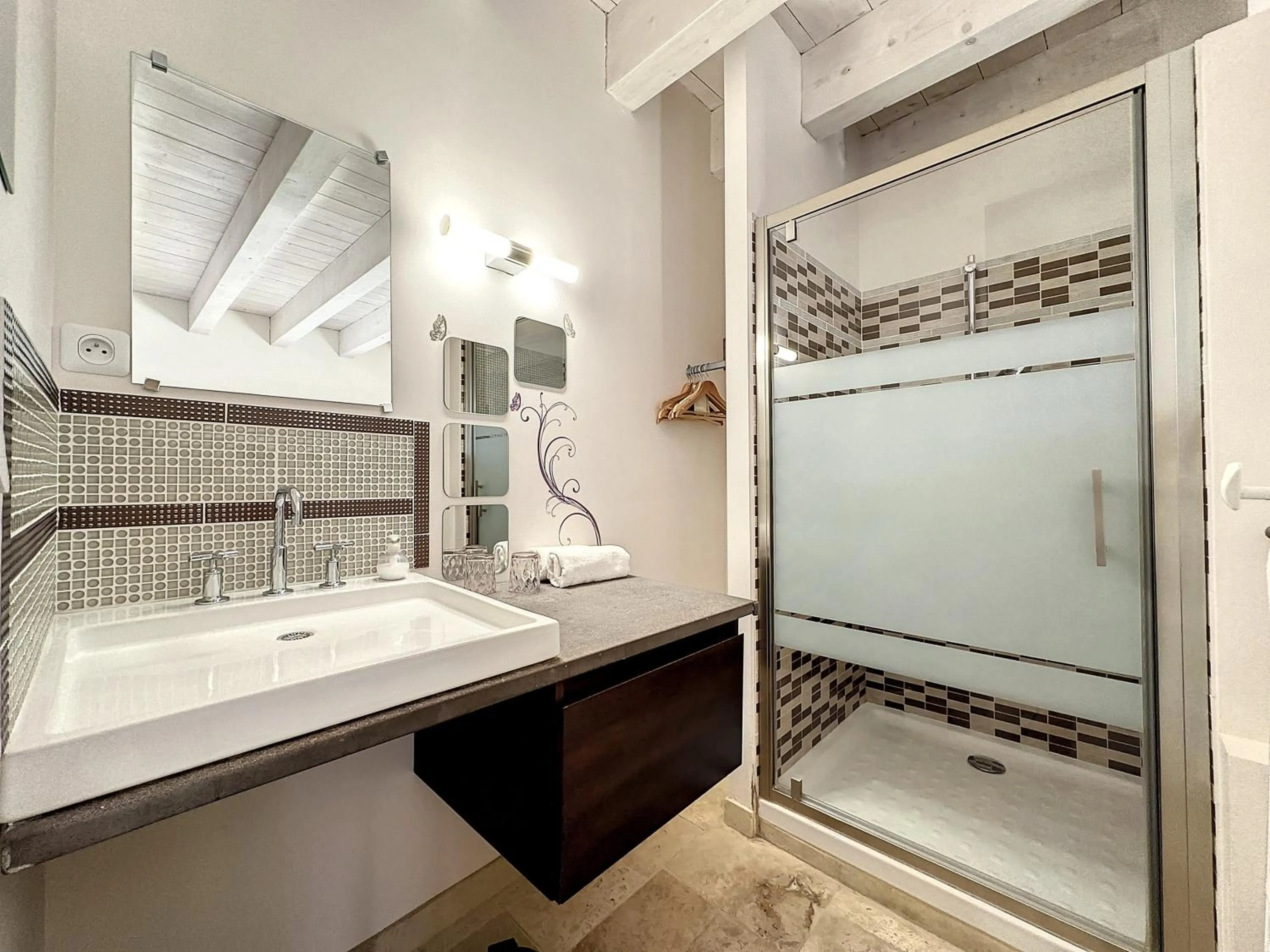 Shower in Antre Lacs