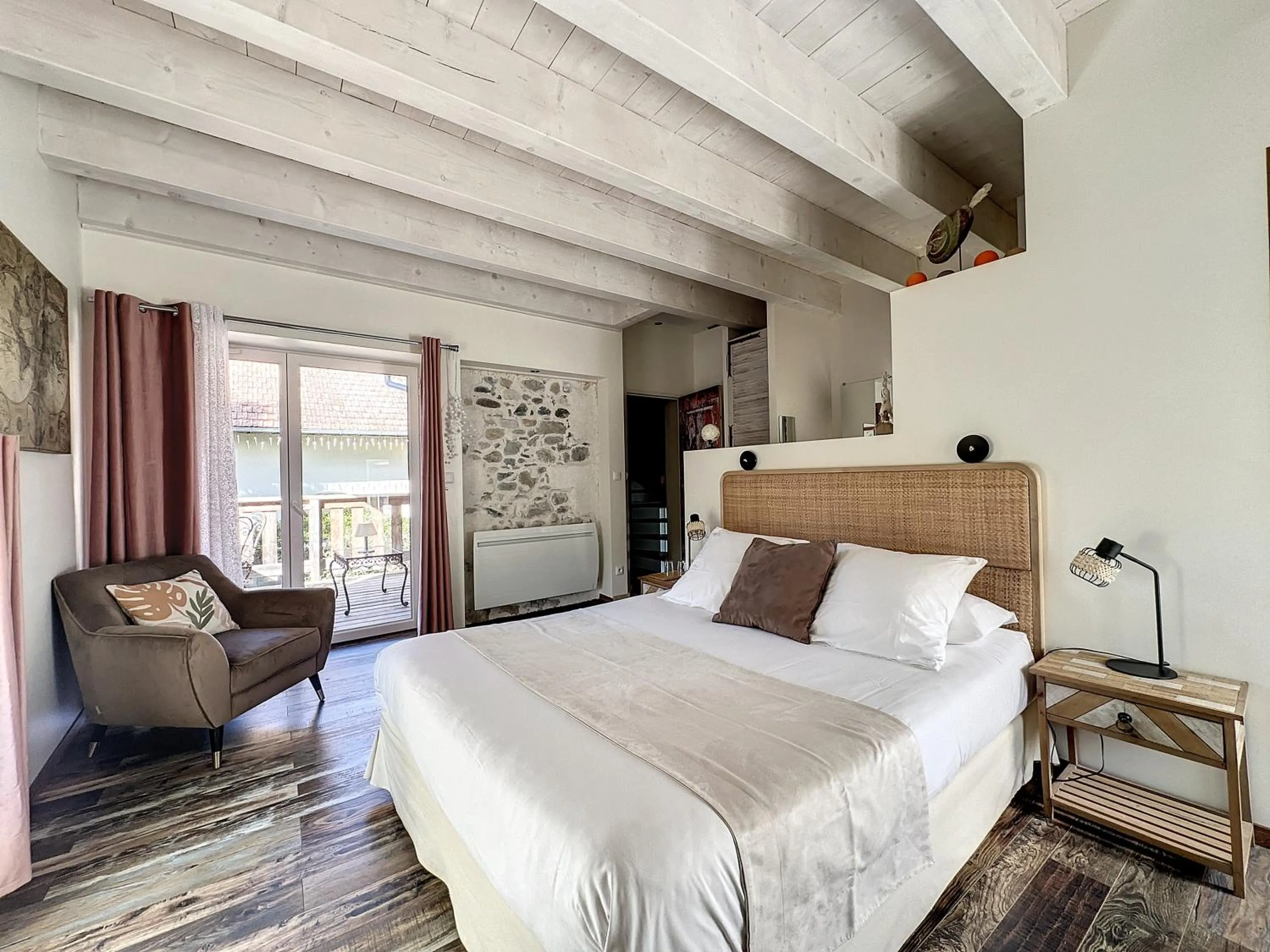 Photo of the whole room in Antre Lacs