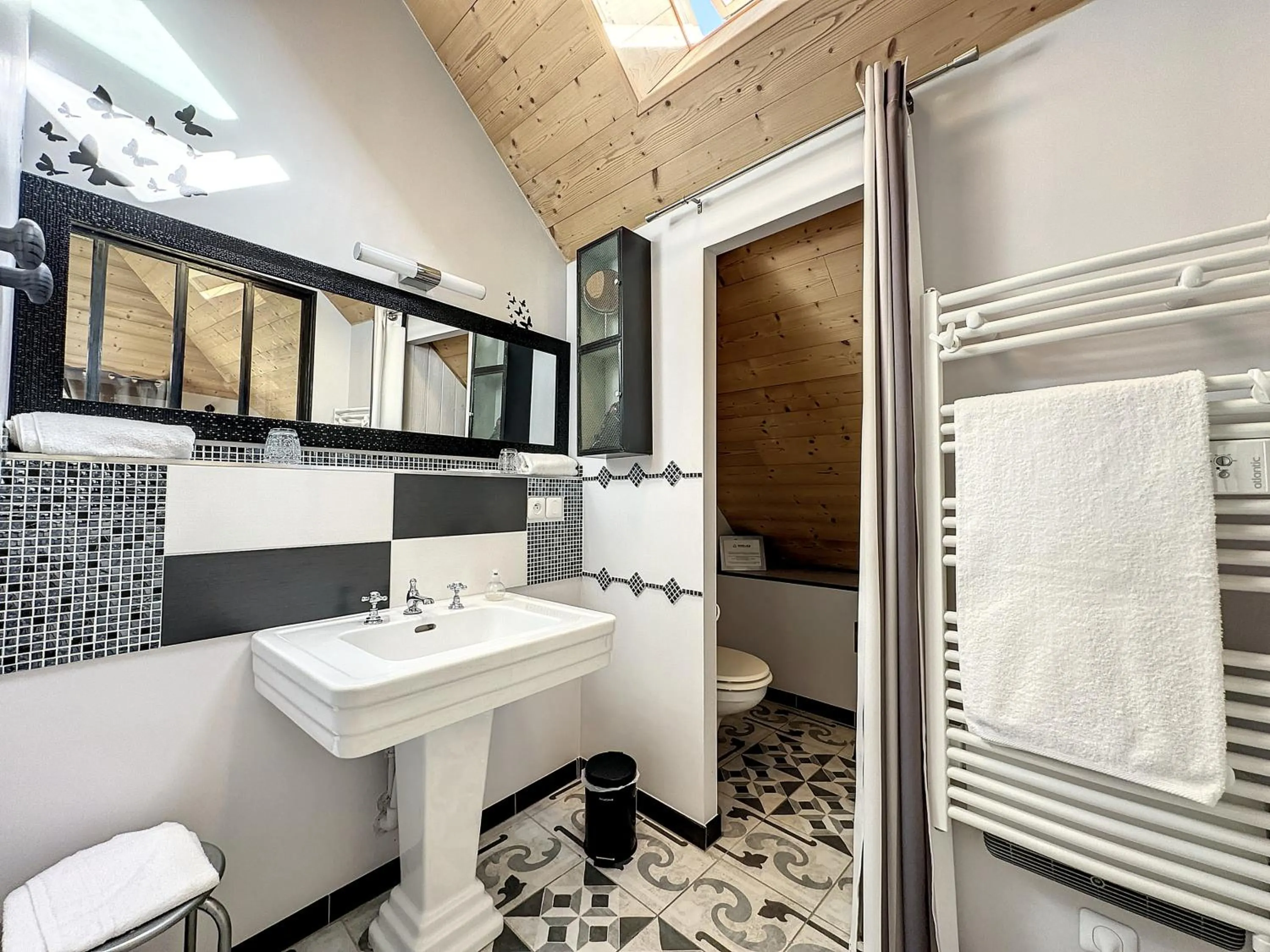 Toilet in Antre Lacs