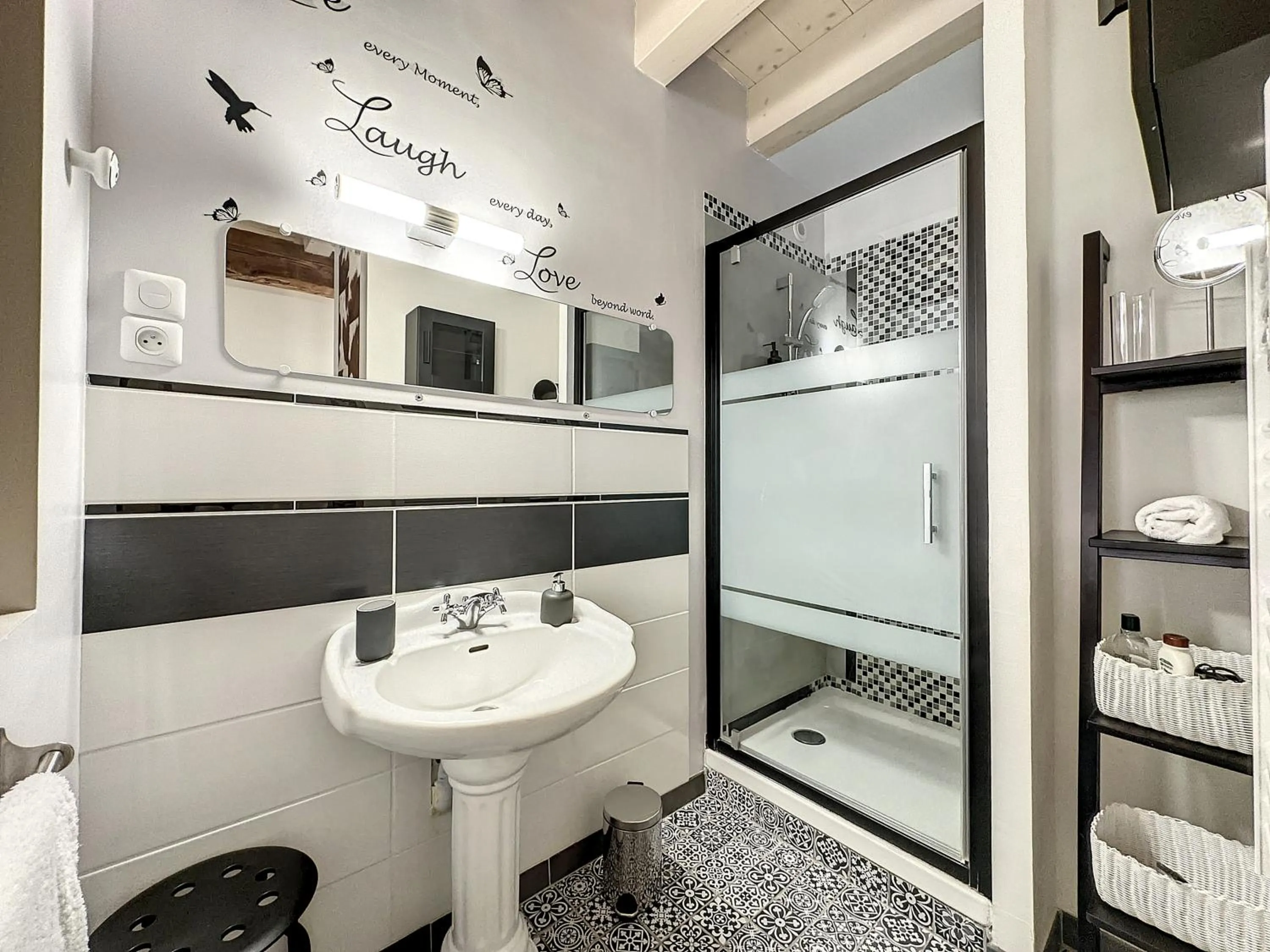 Shower in Antre Lacs