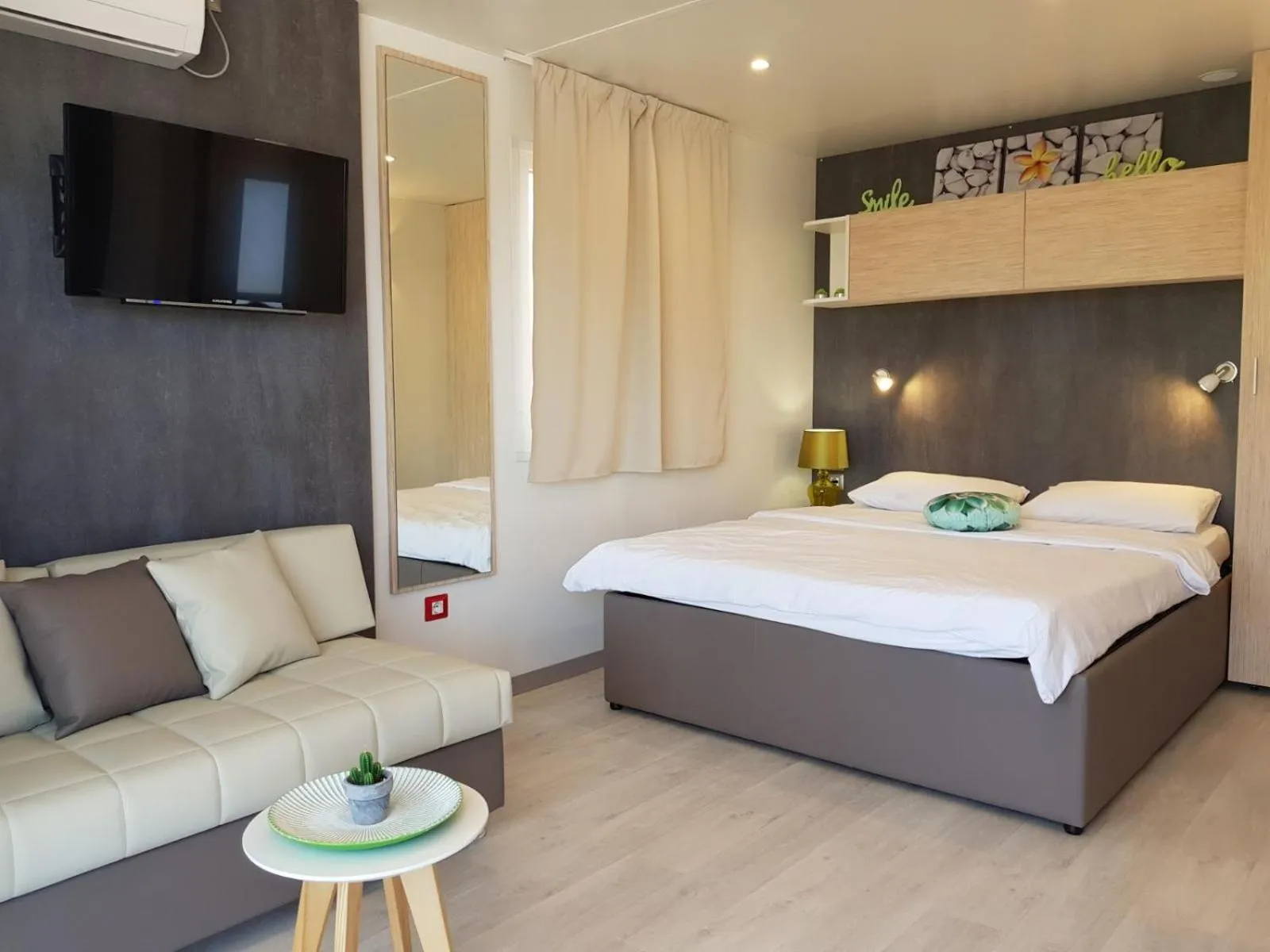 Seating area in Camp Rehut