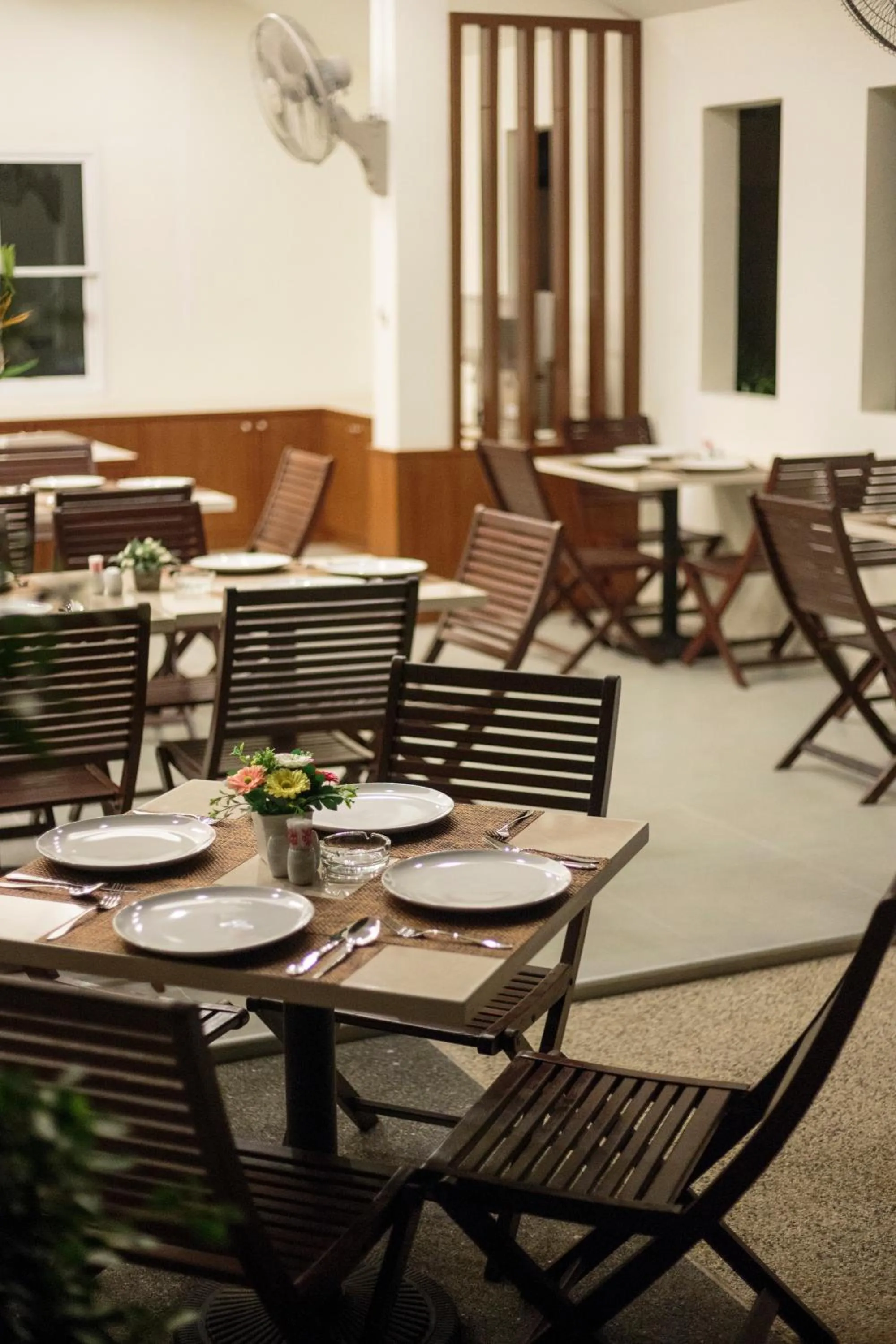 Restaurant/places to eat in Impress Resort