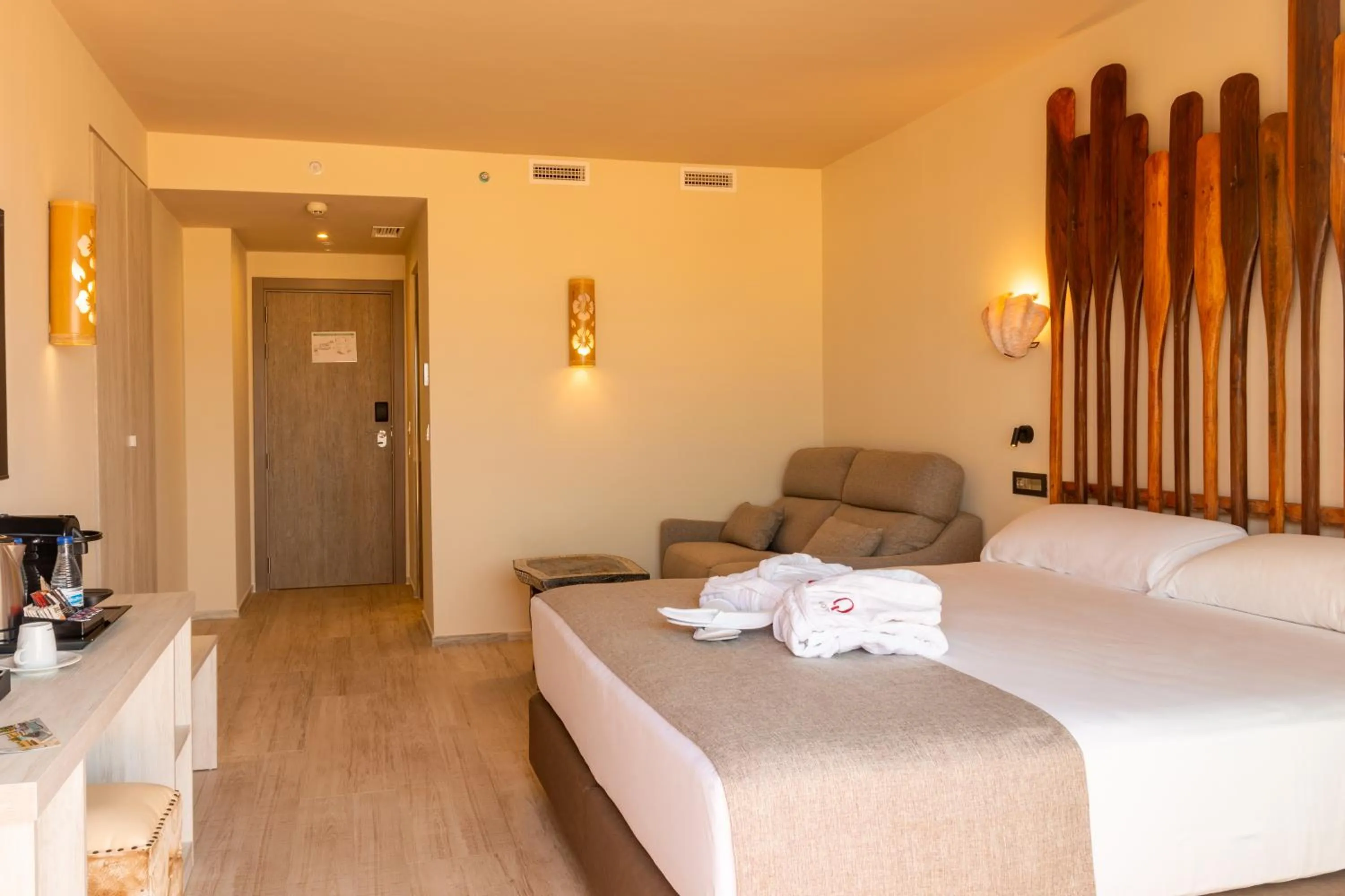 Photo of the whole room, Bed in Tarifa Lances by QHotels