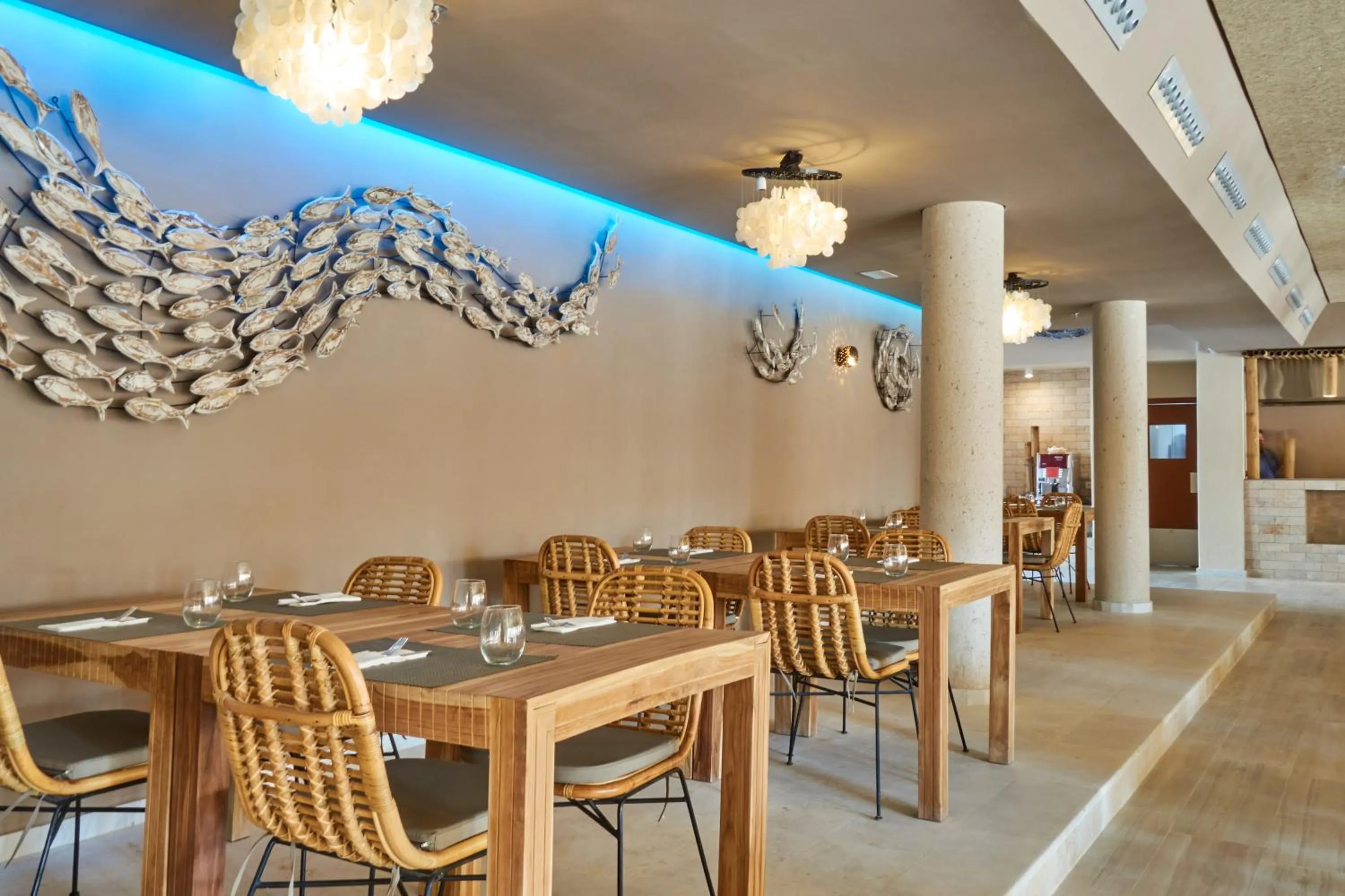 Restaurant/places to eat in Tarifa Lances by QHotels