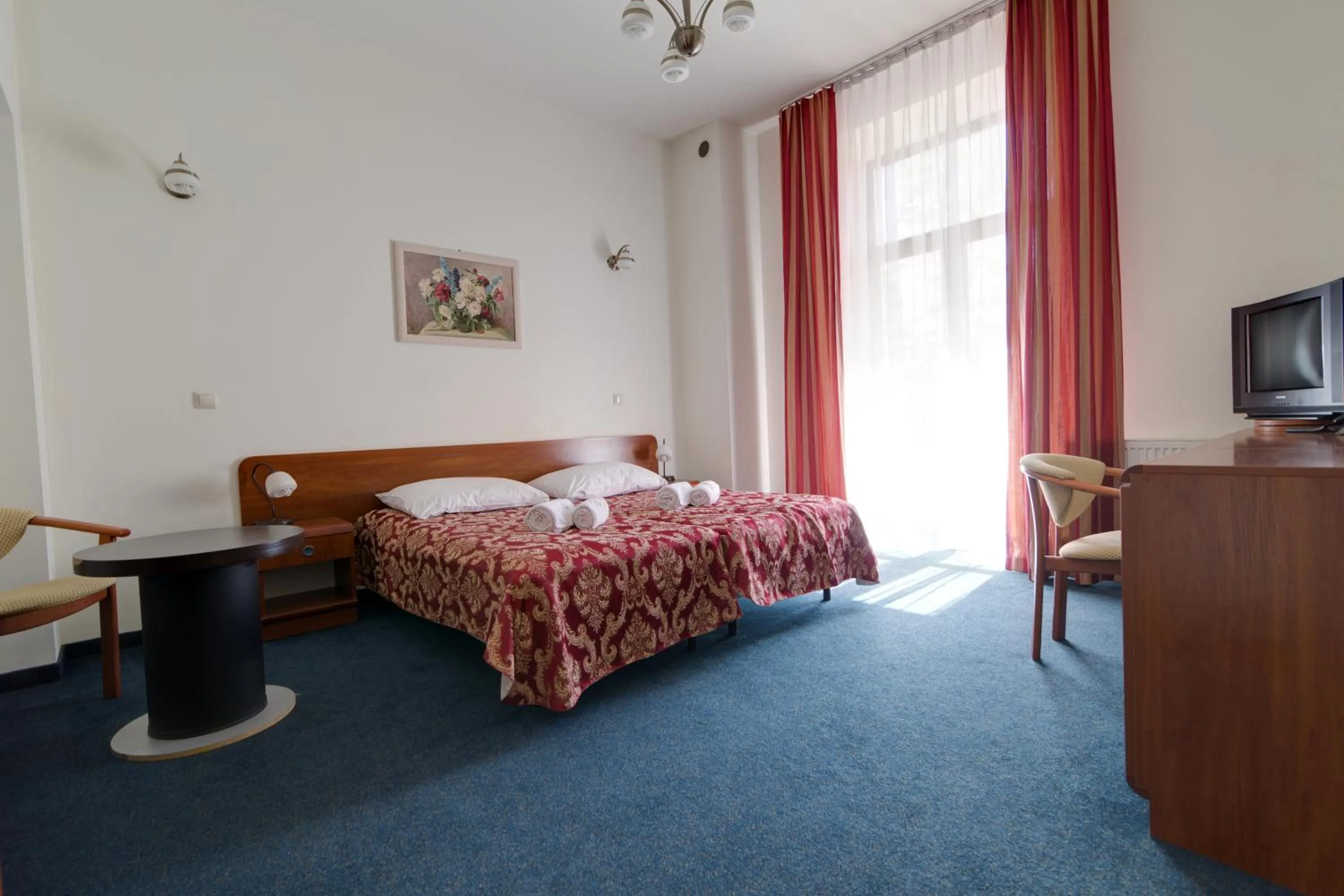 Photo of the whole room, Bed in Apartamenty Renesans