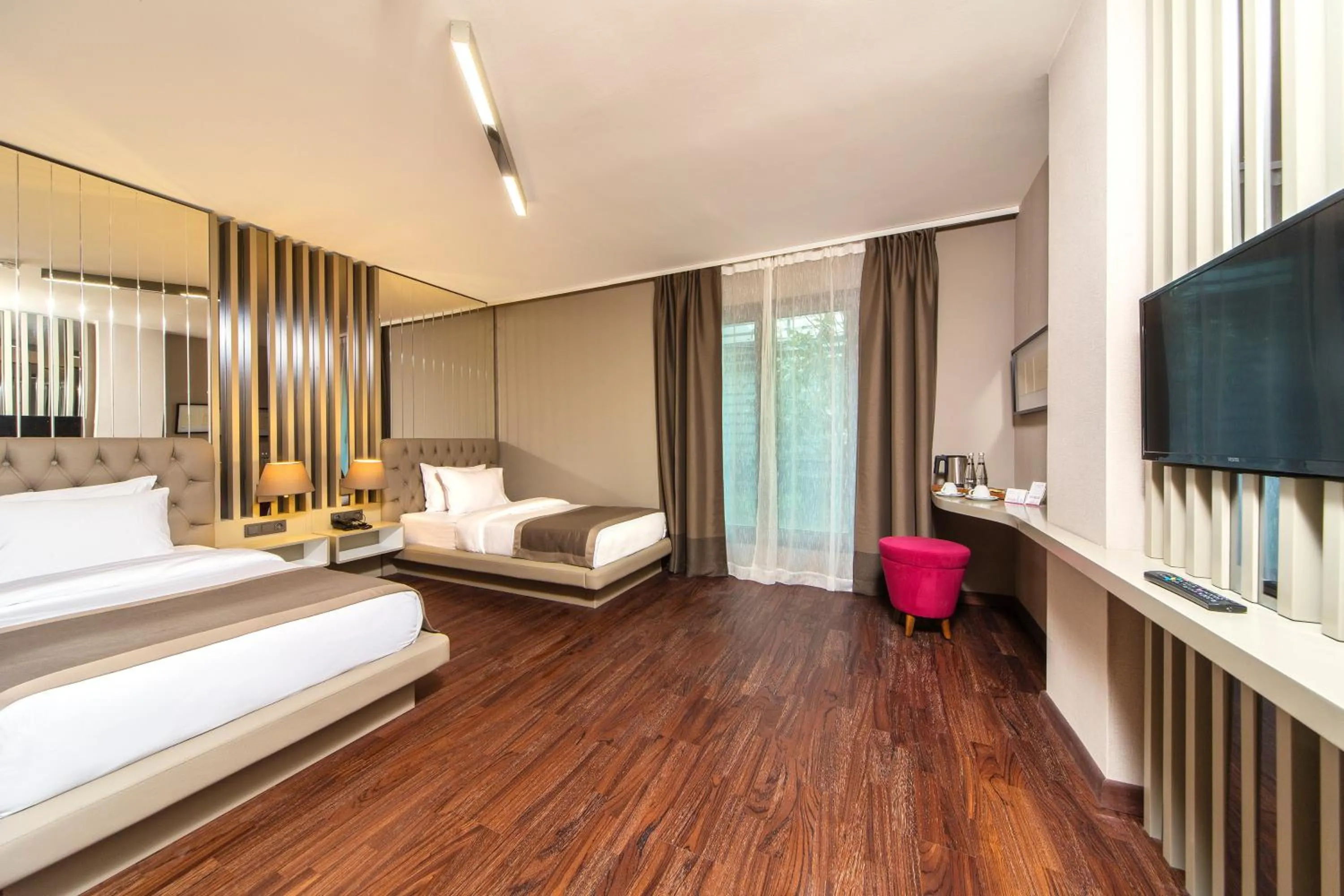 Photo of the whole room, Bed in The City Suites