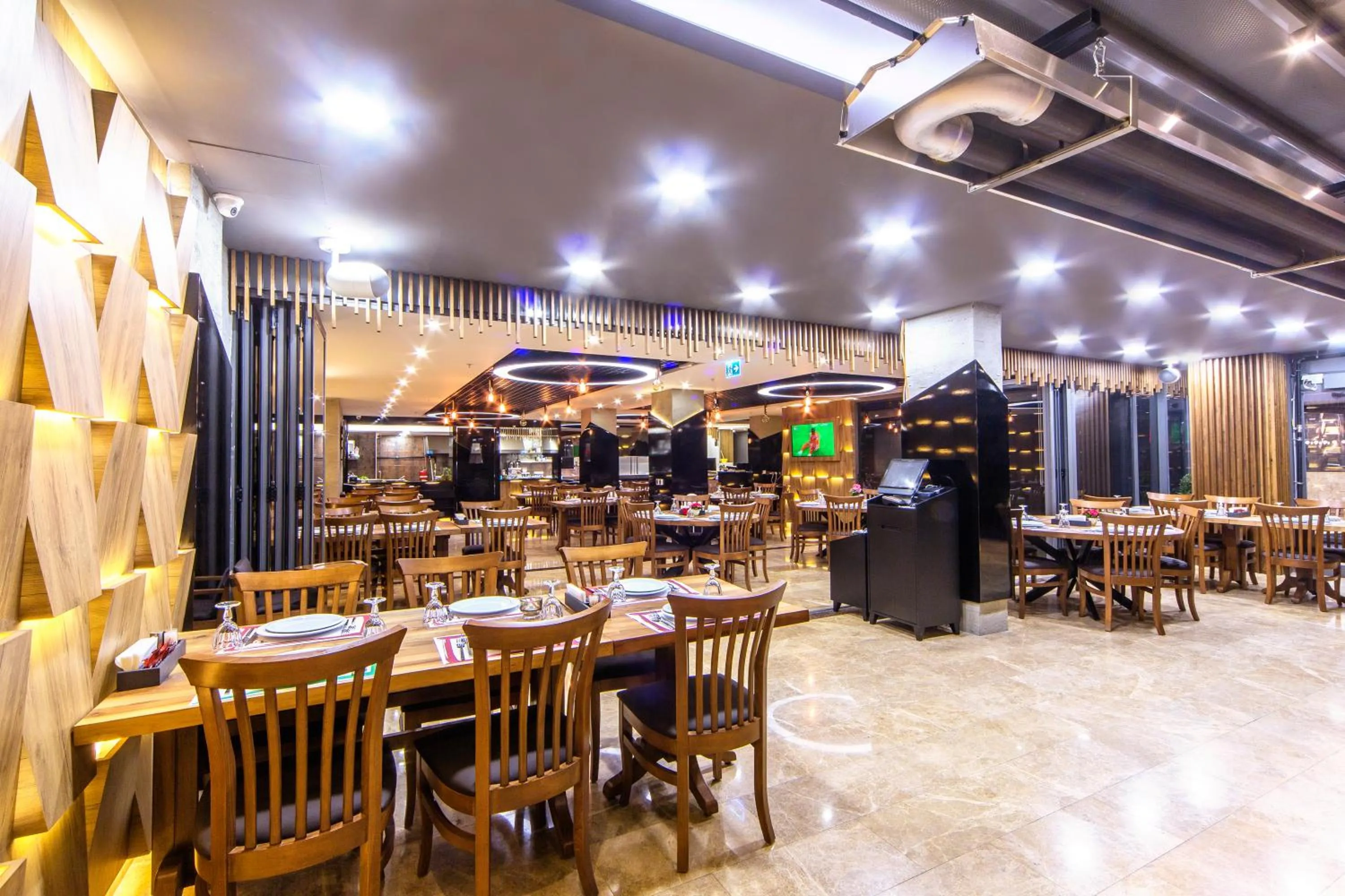 Restaurant/places to eat in The City Suites