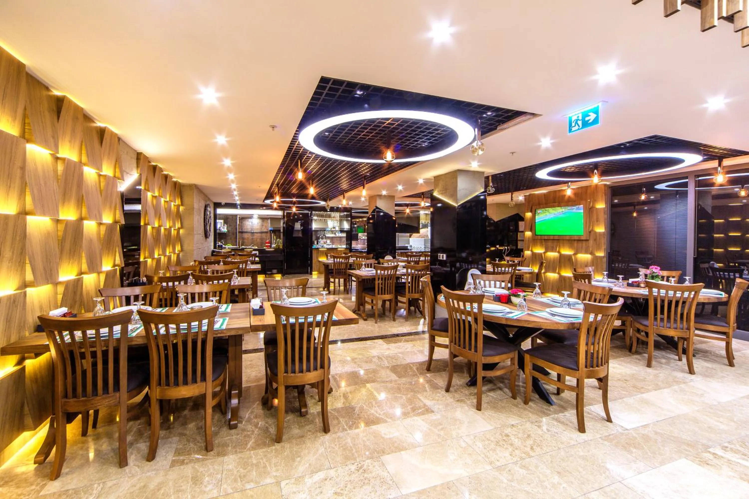 Restaurant/places to eat in The City Suites