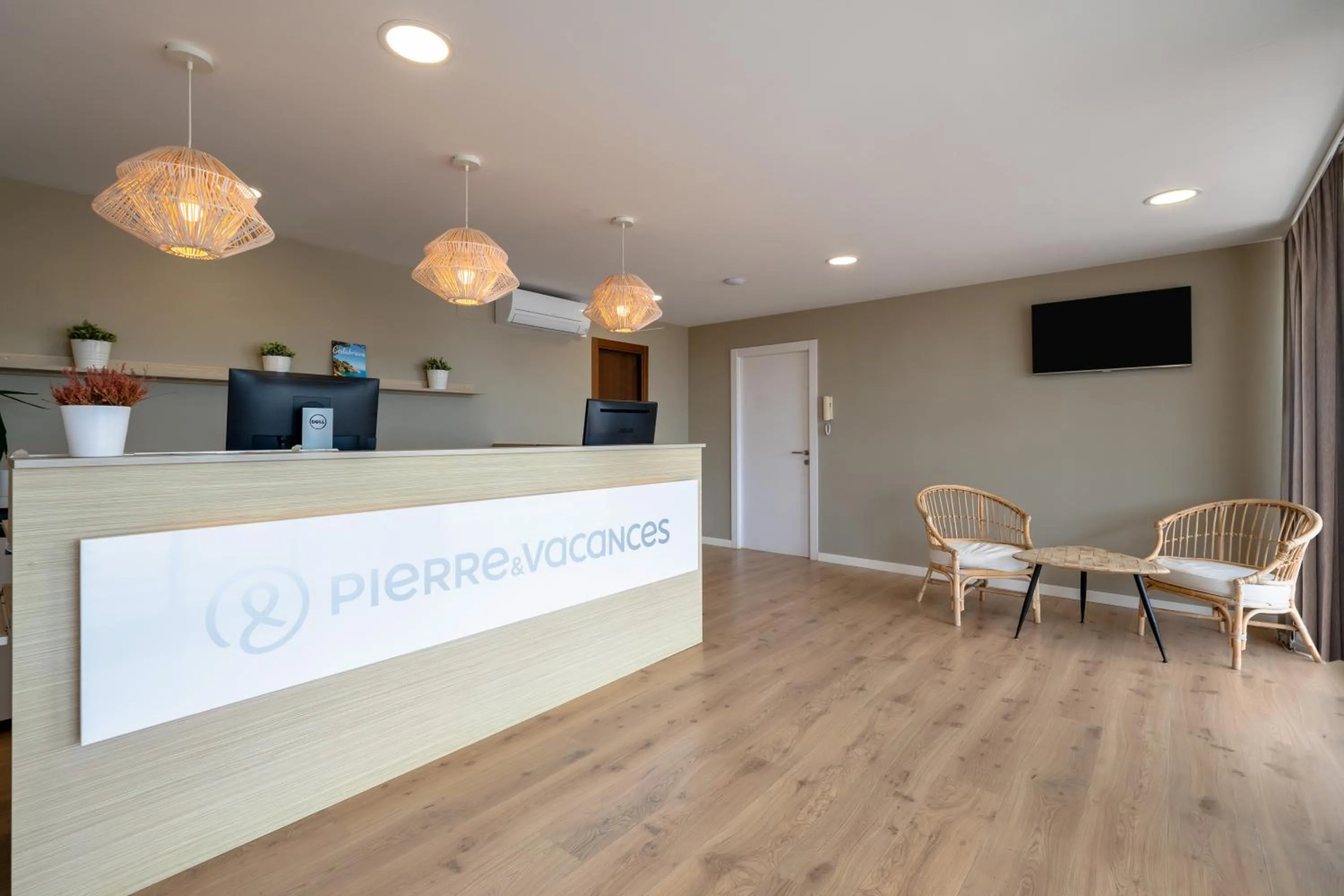 Lobby or reception in Pierre & Vacances Blanes Playa
