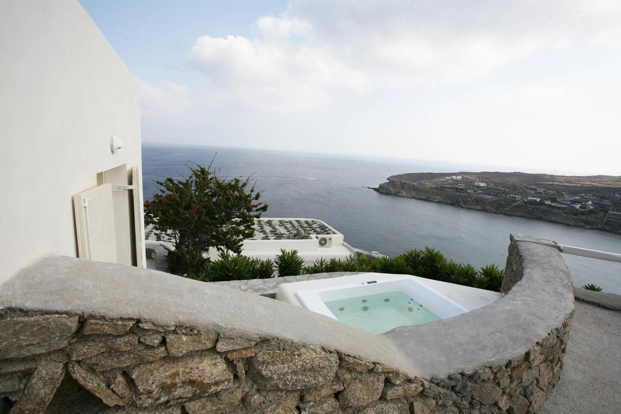 Property building in Atlantis Beach Residence