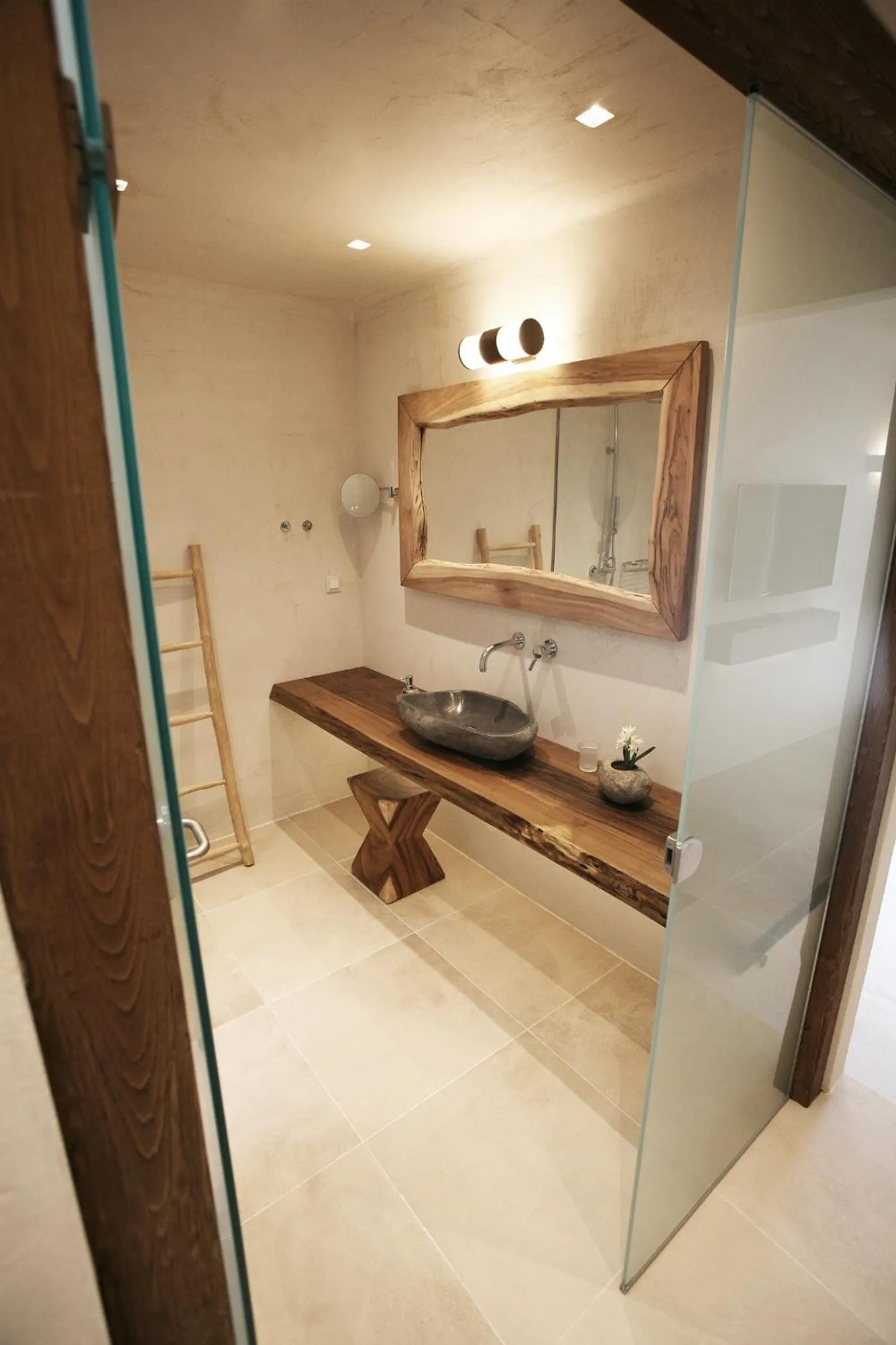 Shower in Atlantis Beach Residence