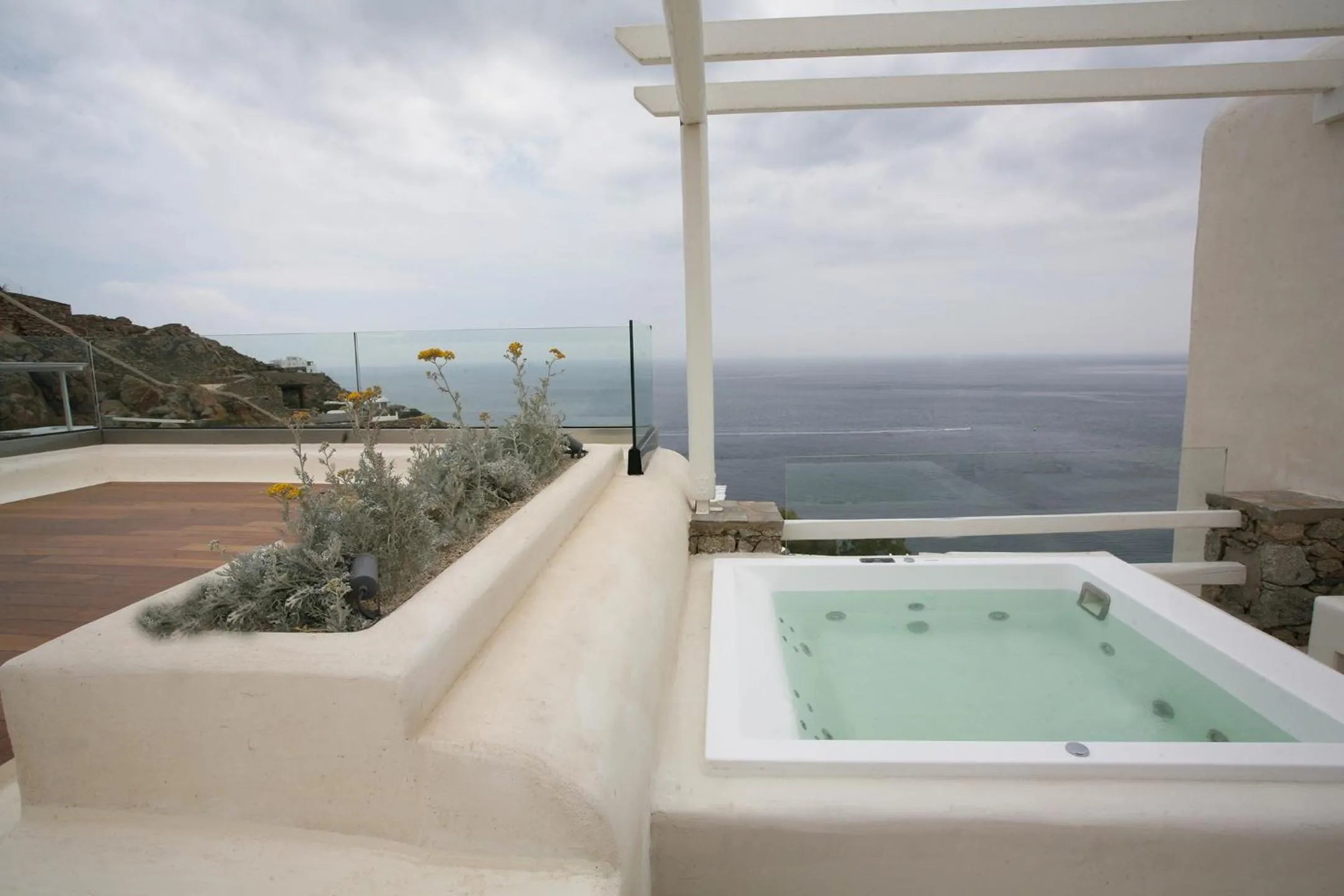 Property building in Atlantis Beach Residence