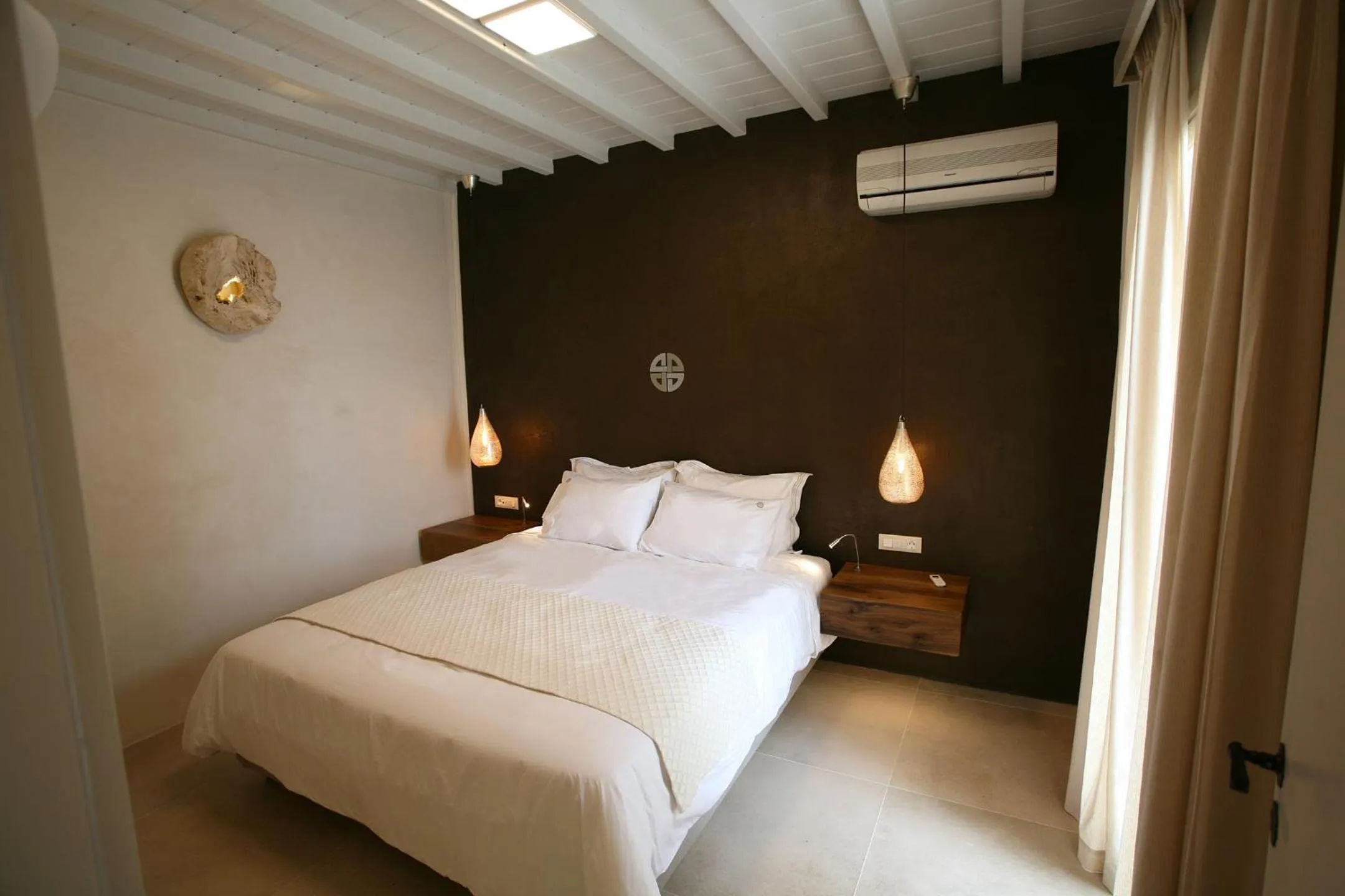 Property building, Bed in Atlantis Beach Residence